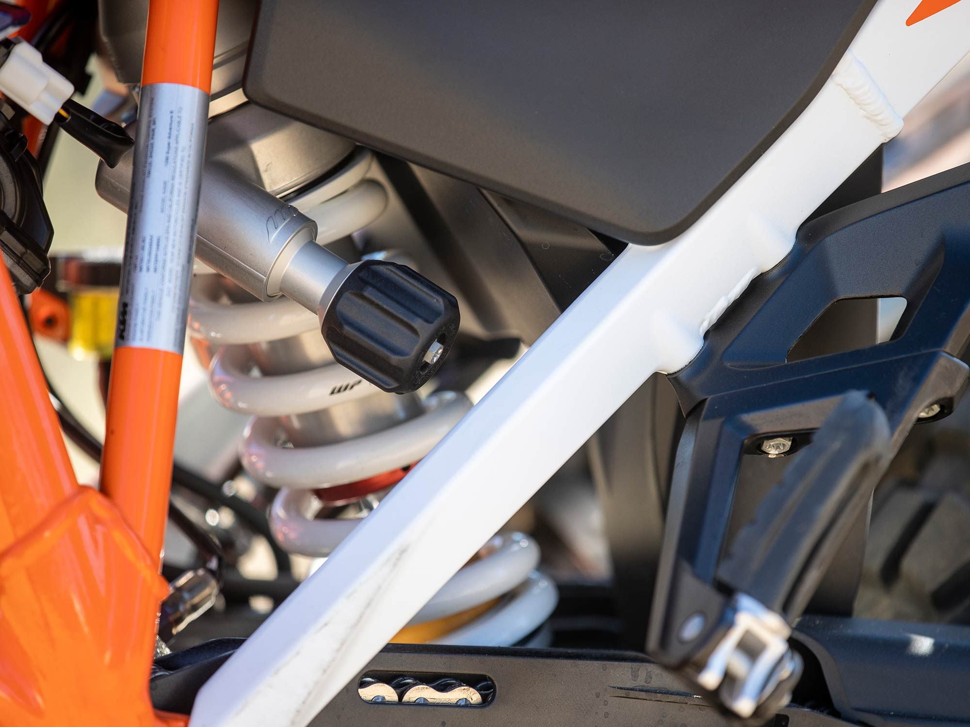 Preload adjustment of the WP Xplor PDS shock is easy with a knob located on the left side of the Super Adventure R.