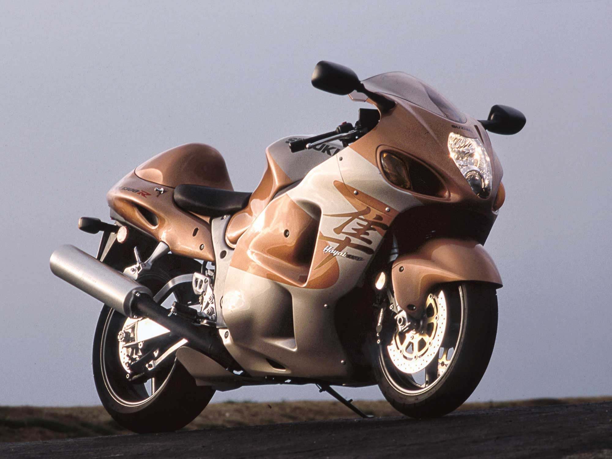A classic first-year Hayabusa in color and shape. More than 182,000 units have been sold worldwide since 1999, 101,000 of those in the US.
