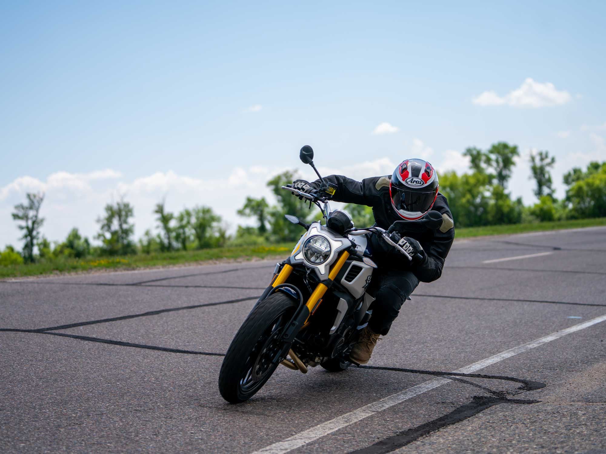 The 700CL-X base may be more upright, but it performed better on the track versus the Sport.