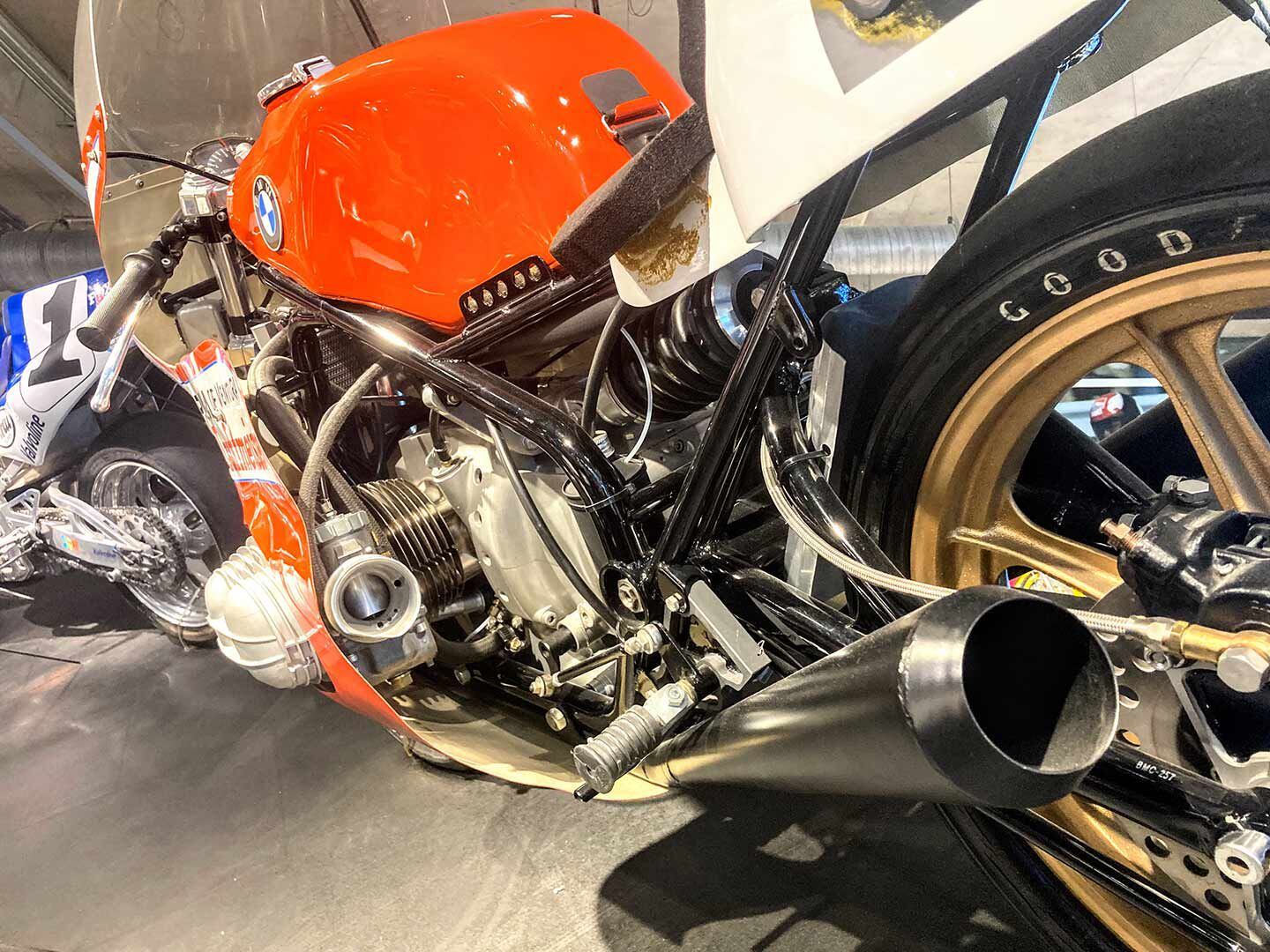 Just 25 inches separate hellacious amounts of air getting sucked in from howling exhaust. 1974 BMW F-1 AMA racebike designed by famed builder Rob North.