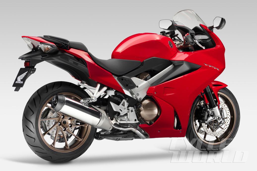 Revisión de primera vista del interceptor Honda VFR8 0F vfr 800 Revisión de primera vista del interceptor Honda VFR8 0F