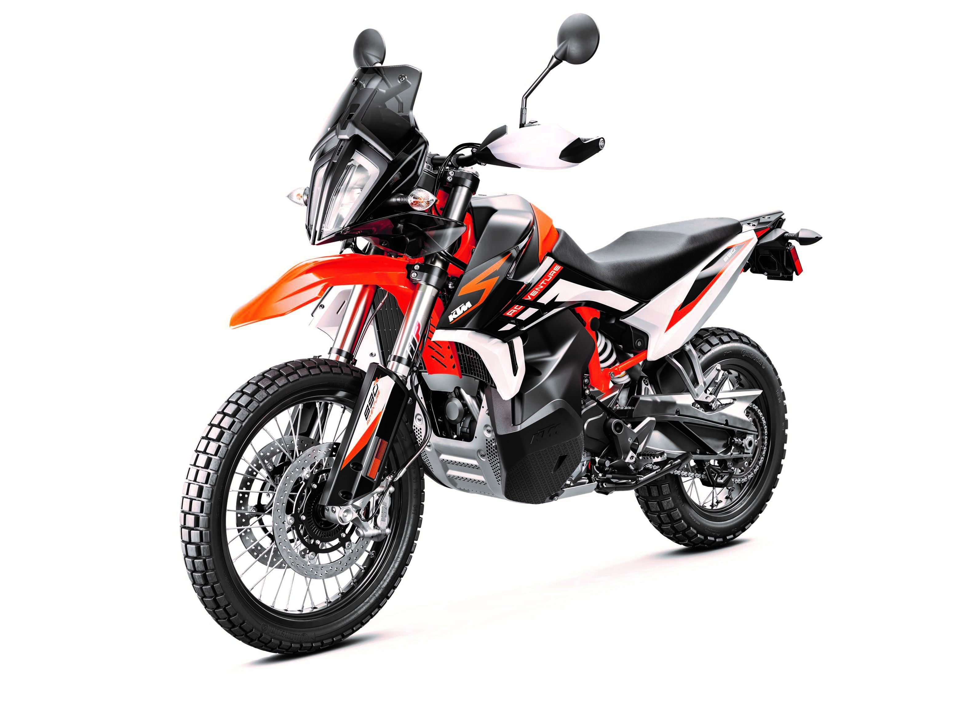 The KTM 890 Adventure and Adventure R, lend a lot of parts to this new 890 SMT.