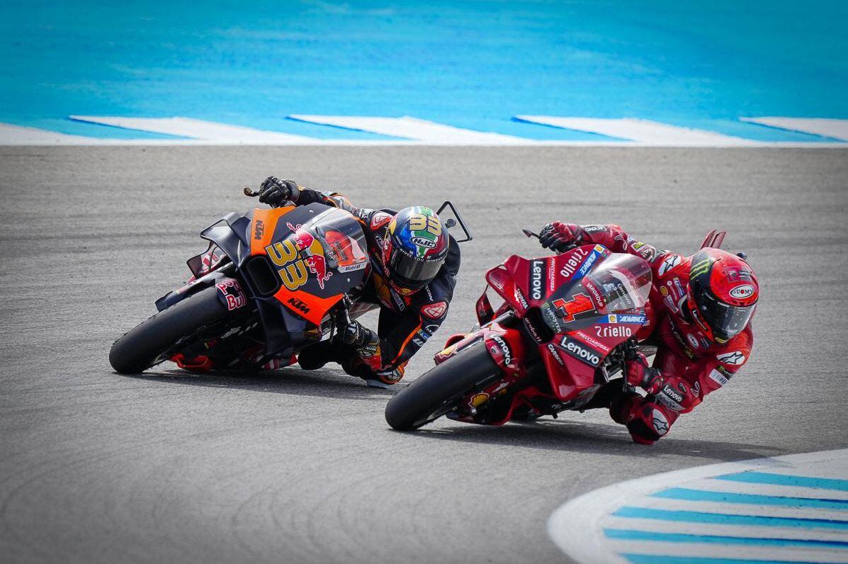After leading the majority of the race, KTM’s Brad Binder (33), finally succumbed to the pressure of Francesco Bagnaia (1). Binder kept him honest until the last corner of the last lap.