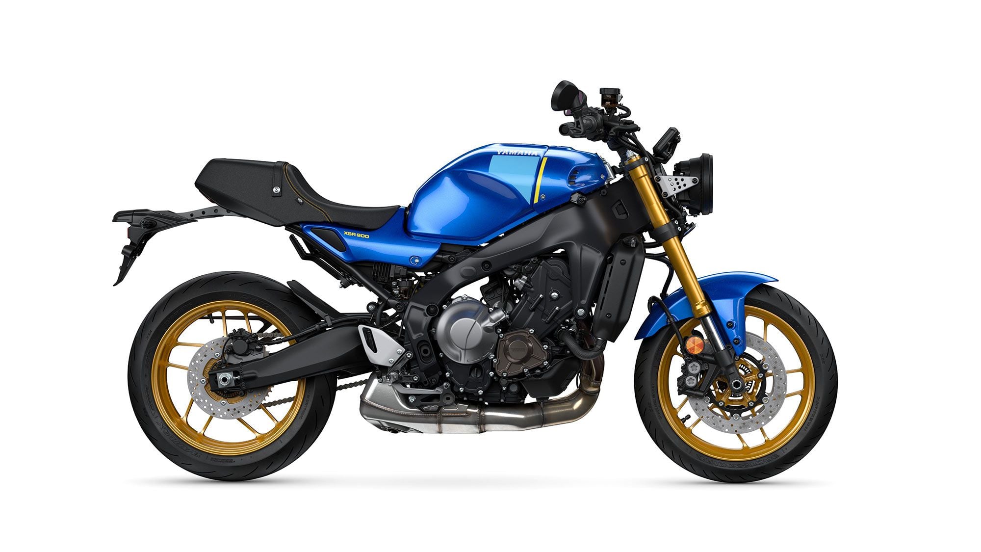 The vaguely retro feel continues up front, though the bike’s overall profile is much cleaner, with a low-slung exhaust and a model-specific subframe.
