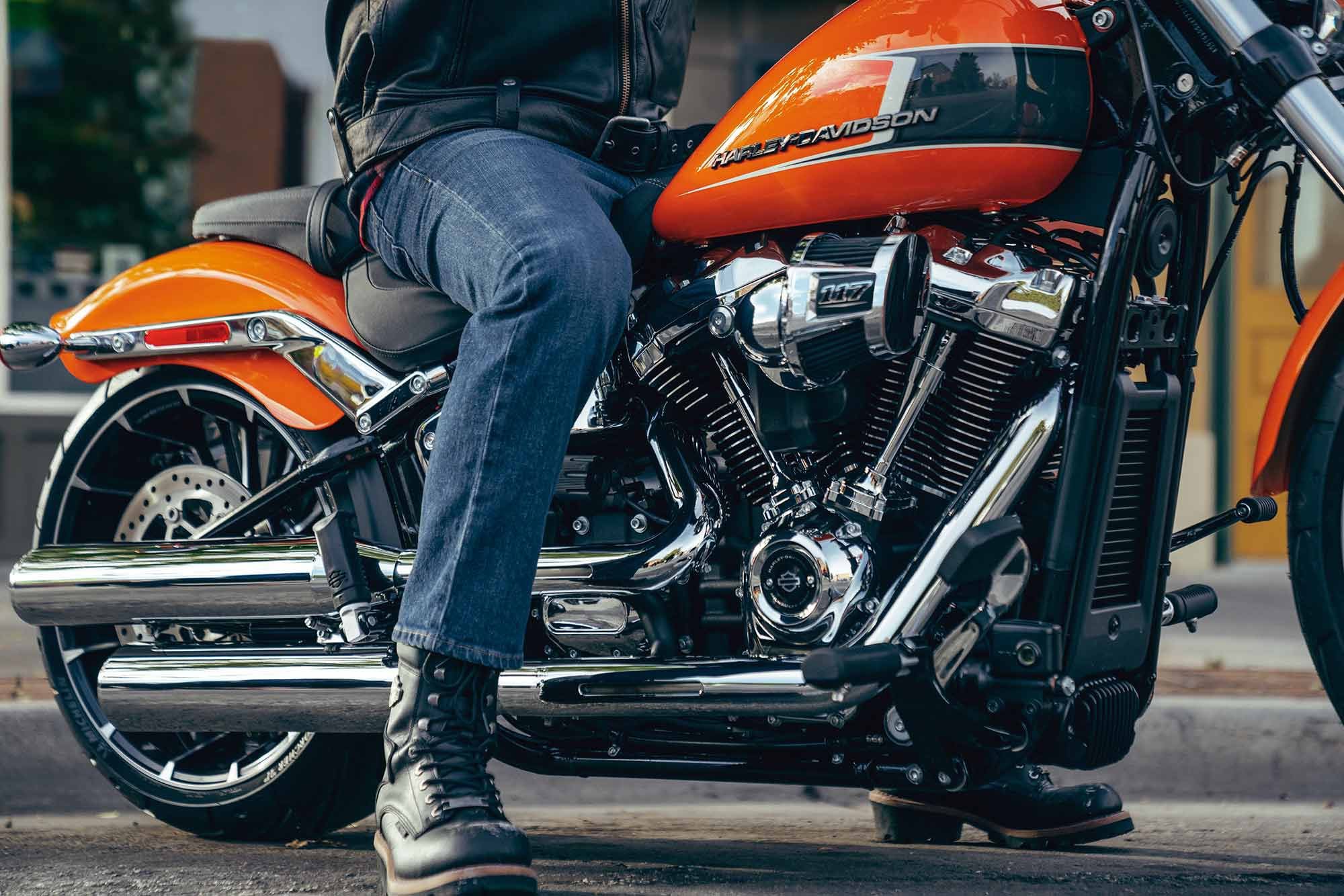The 117ci Milwaukee-Eight in the Breakout is good for a claimed 125 lb.-ft. of peak torque.
