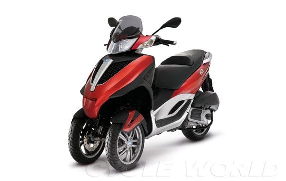 wazig Toegeven Nu Piaggio MP3 Yourban 300 i.e. Review- Piaggio MP3 Scooter First Rides |  Cycle World