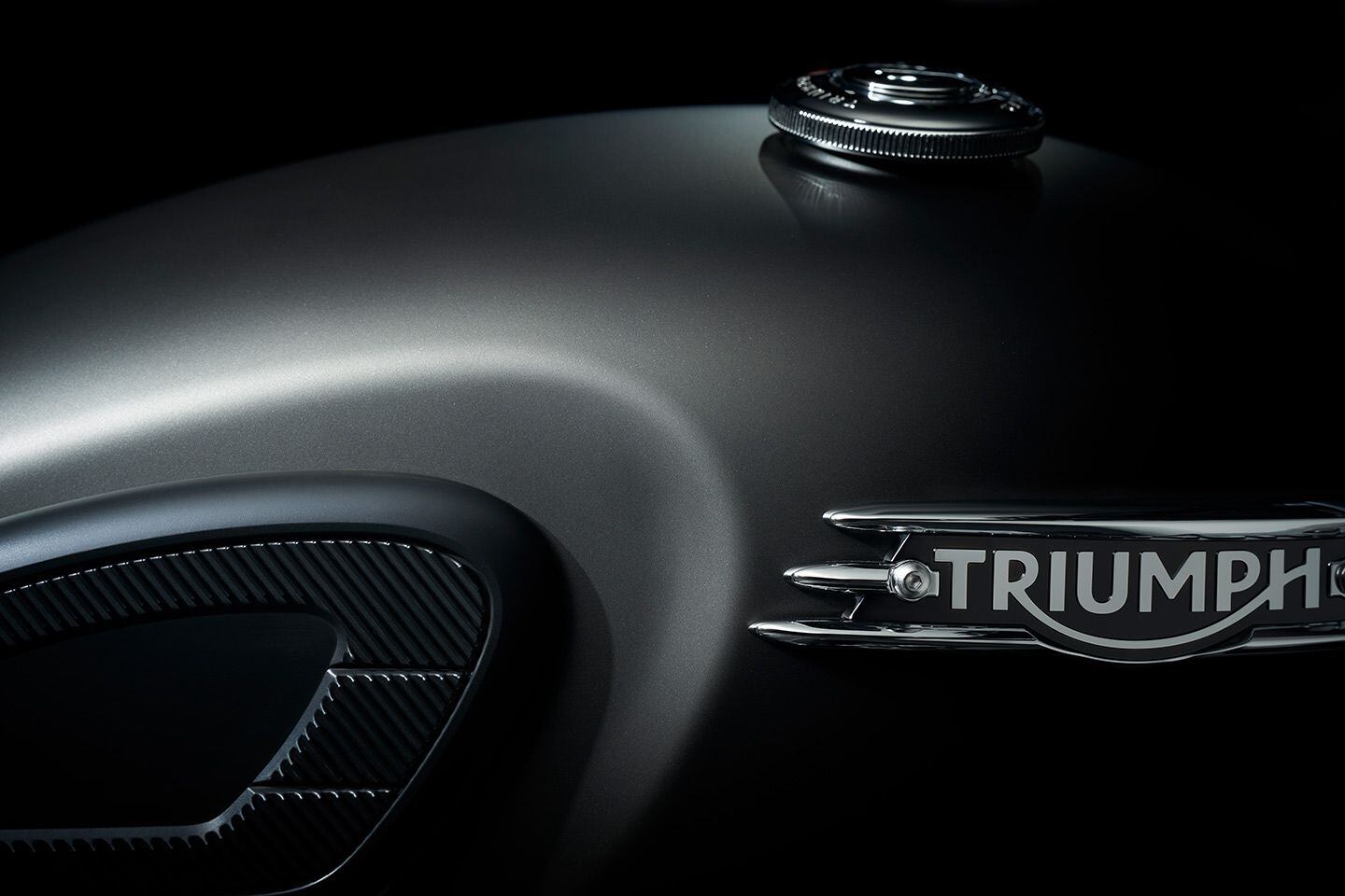 2024 Triumph Boneeville T120 in Black & Silver Stealth.
