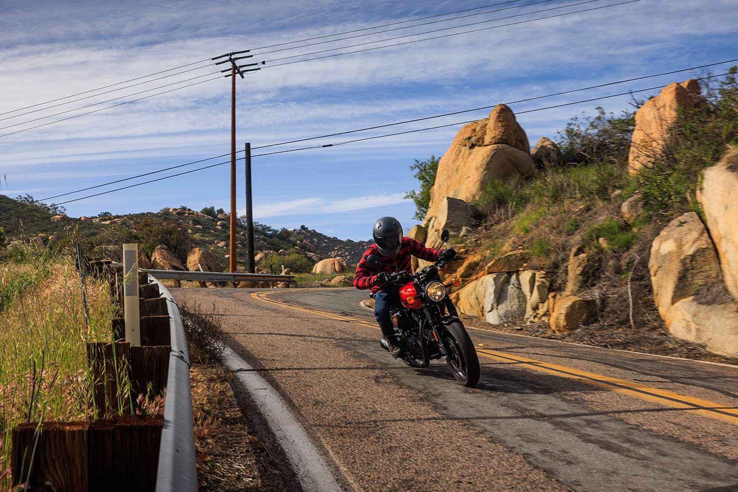 Preload-adjustable twin shocks offer 4.0 inches of suspension travel.
