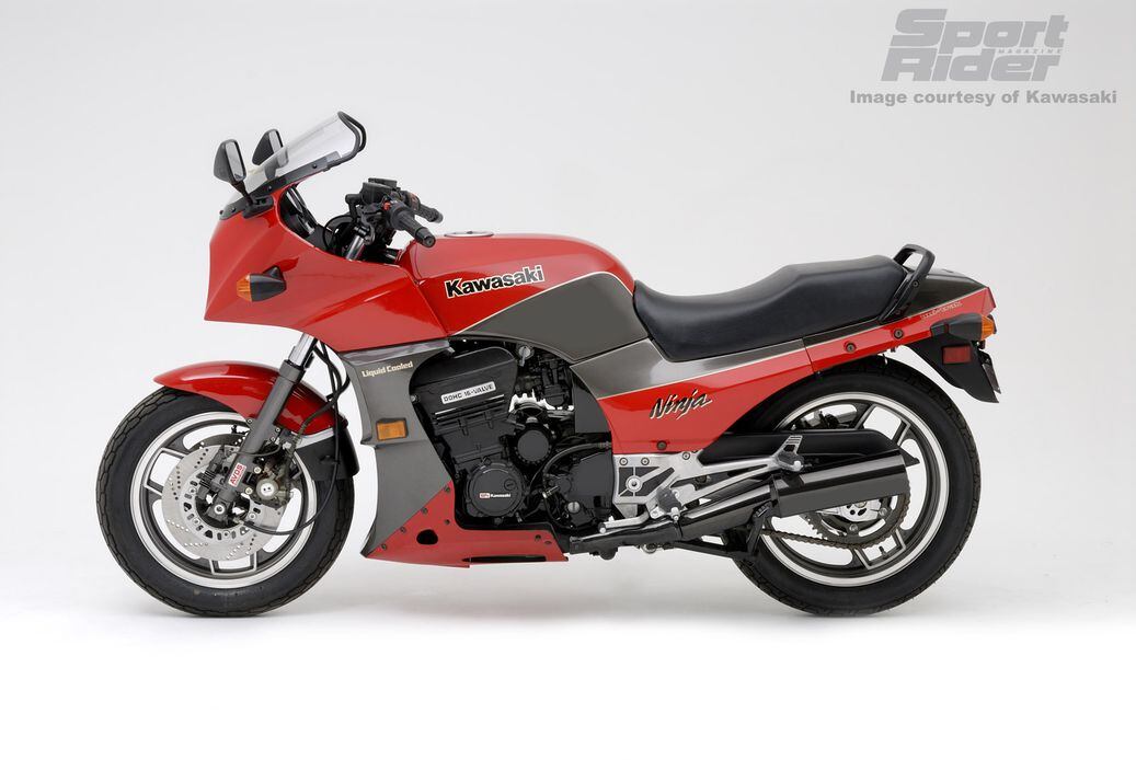 Image Gallery: 2015 Kawasaki ZX-14R and 1984 Ninja 900