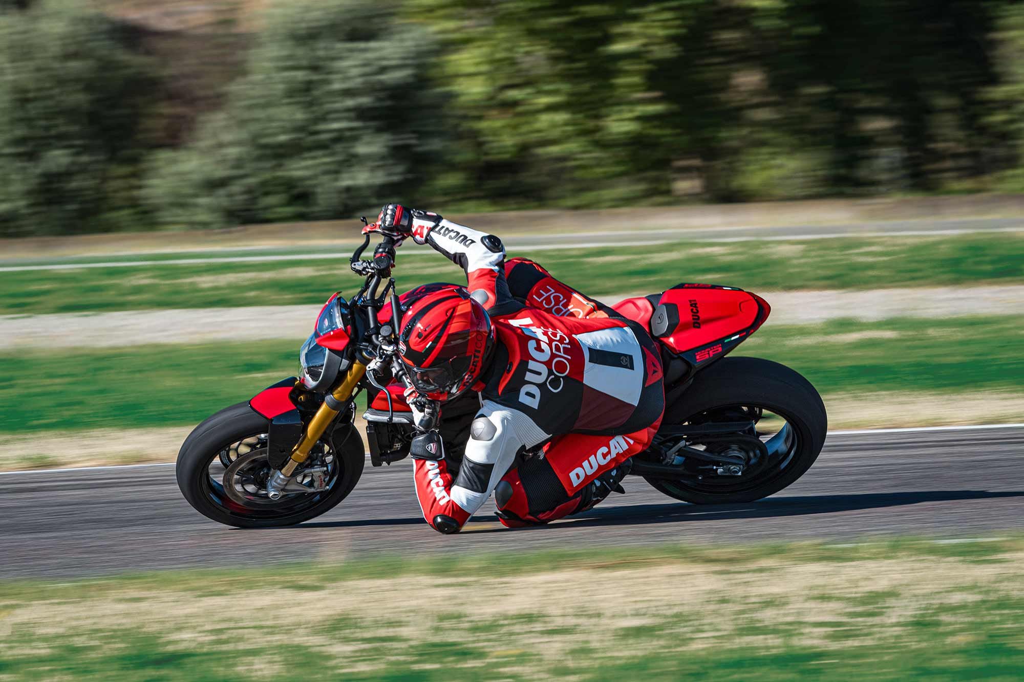 The Monster might be designed for the city, but it isn’t afraid of hitting the track. That is especially true of the SP model.