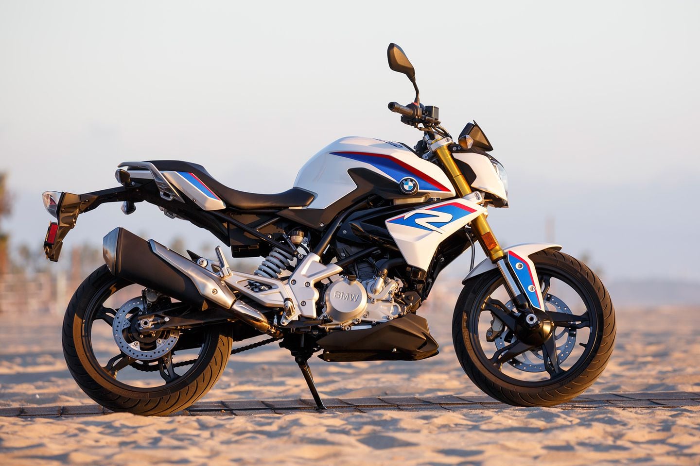 18 Bmw G 310 R First Ride Motorcycle Review Cycle World