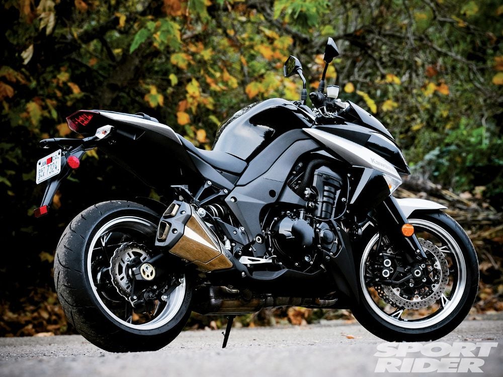 z1000 2010 タンクブラック First Ride: 2010 Kawasaki Z1000 - Naked From The Ground Up | Cycle
