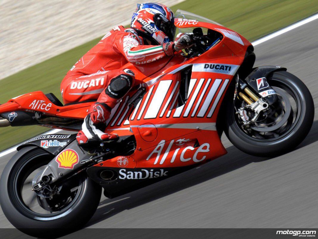 Casey Stoner took the championship in 2007 on a 800cc Ducati.