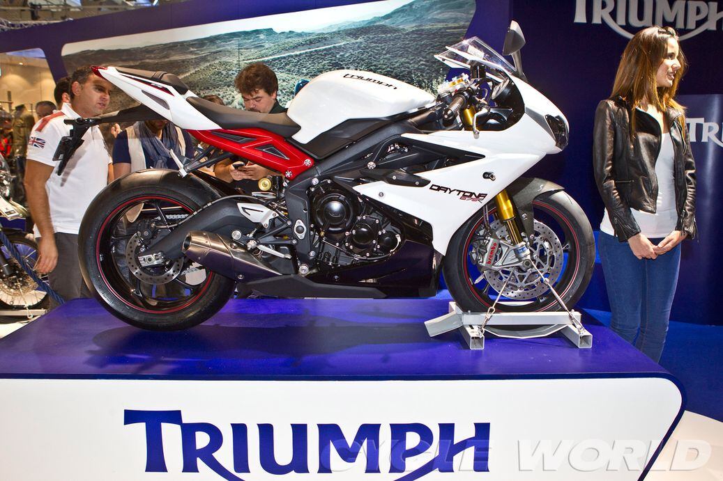 2013 Triumph Daytona 675- Daytona 675R - First Look Review | Cycle