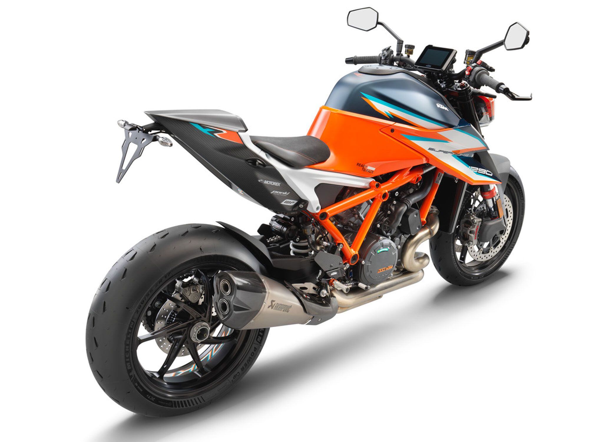 Tidy tailsection, up-spec saddle material, carbon fiber everywhere.