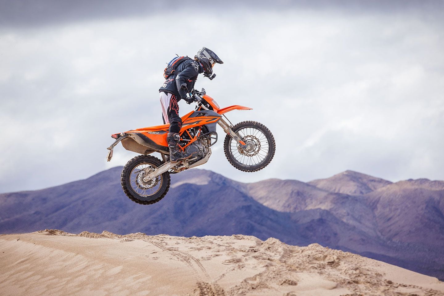 In Rally mode and Enduro mode, the Tech-Air Off-Road will not deploy on most jump landings.