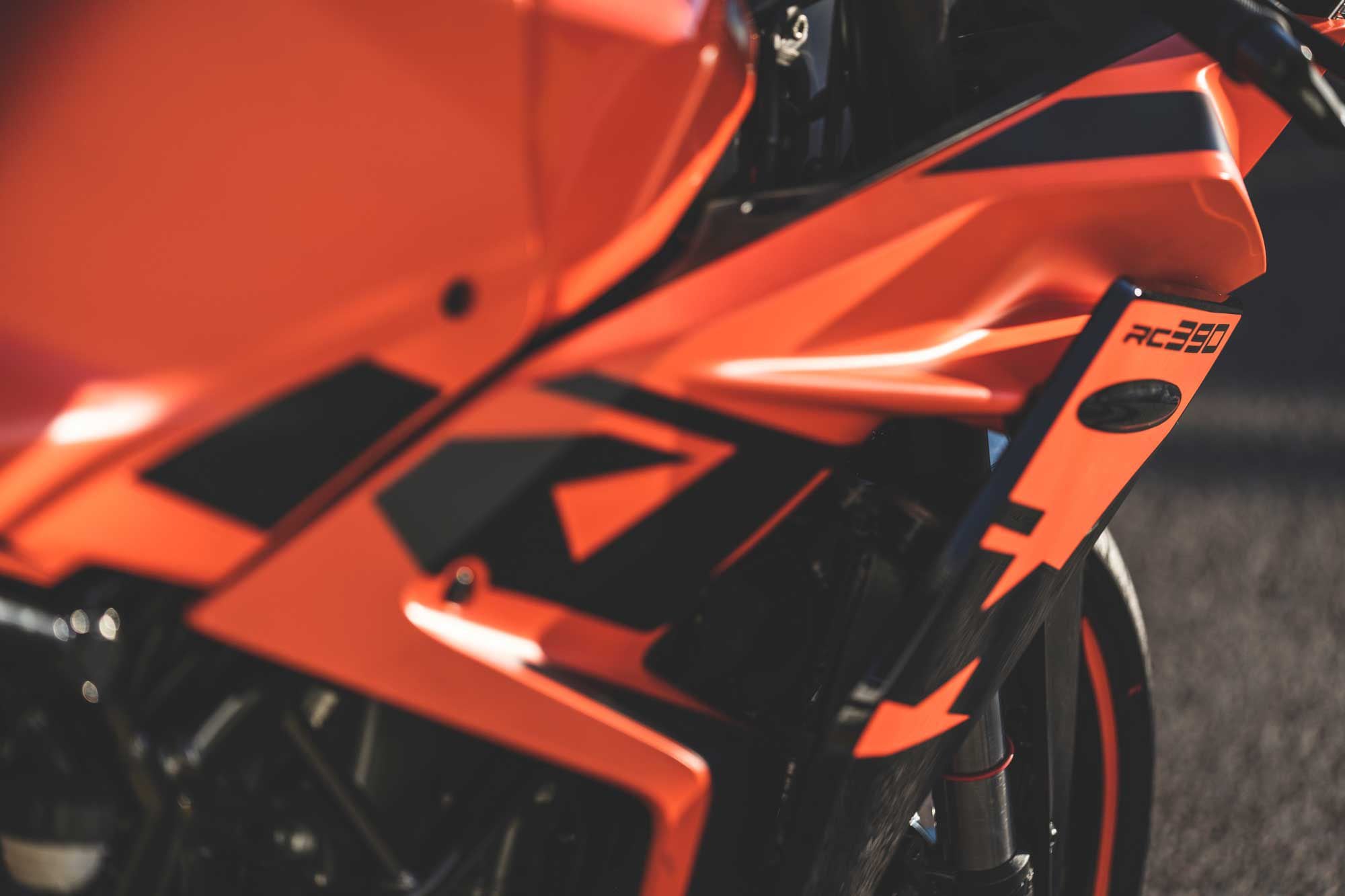 The RC 390’s bodywork encompasses serious inspiration from KTM’s RC16 MotoGP project, and is claimed to increase top speed by 7 mph.