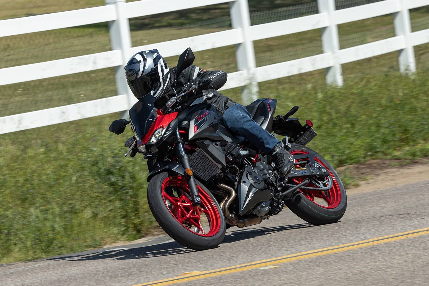 Kawasaki’s Z500 is an extremely confidence-inspiring motorcycle. On the side of the tire, the bike is very planted and predictable.