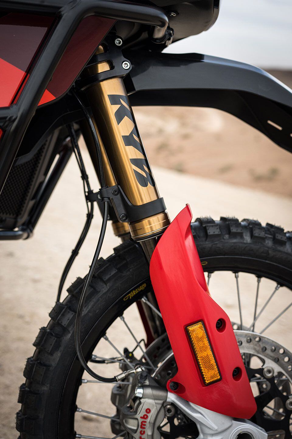 A larger-diameter 48mm KYB fork has 0.7 inch longer travel.