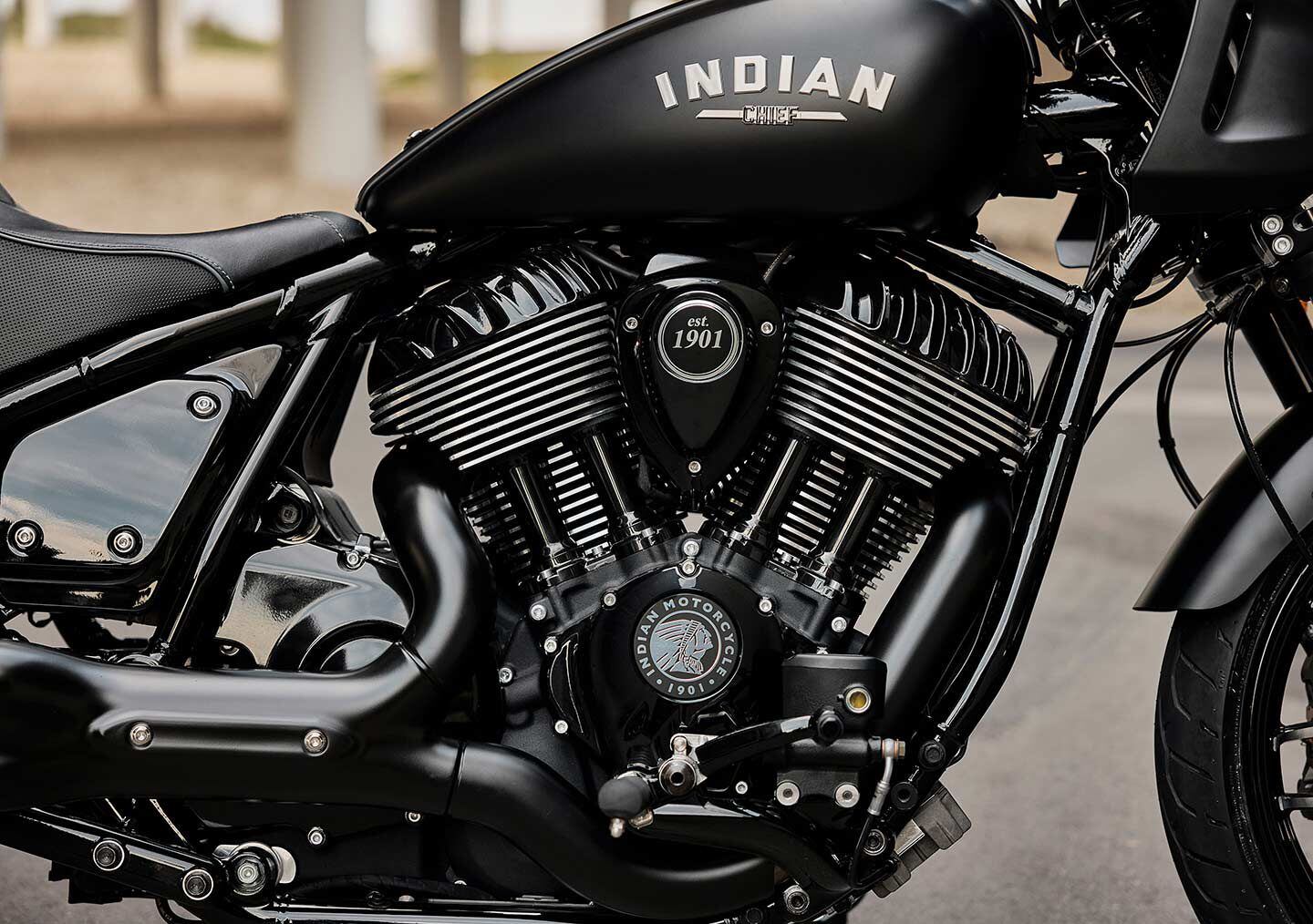 Air-cooled and blacked out, the Thunderstroke 116 engine carries over from the Chief Dark Horse unchanged.