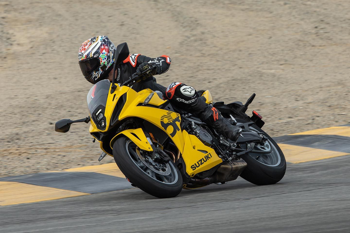 Dunlop Sportmax Q5S tires were mounted for our day at the track.