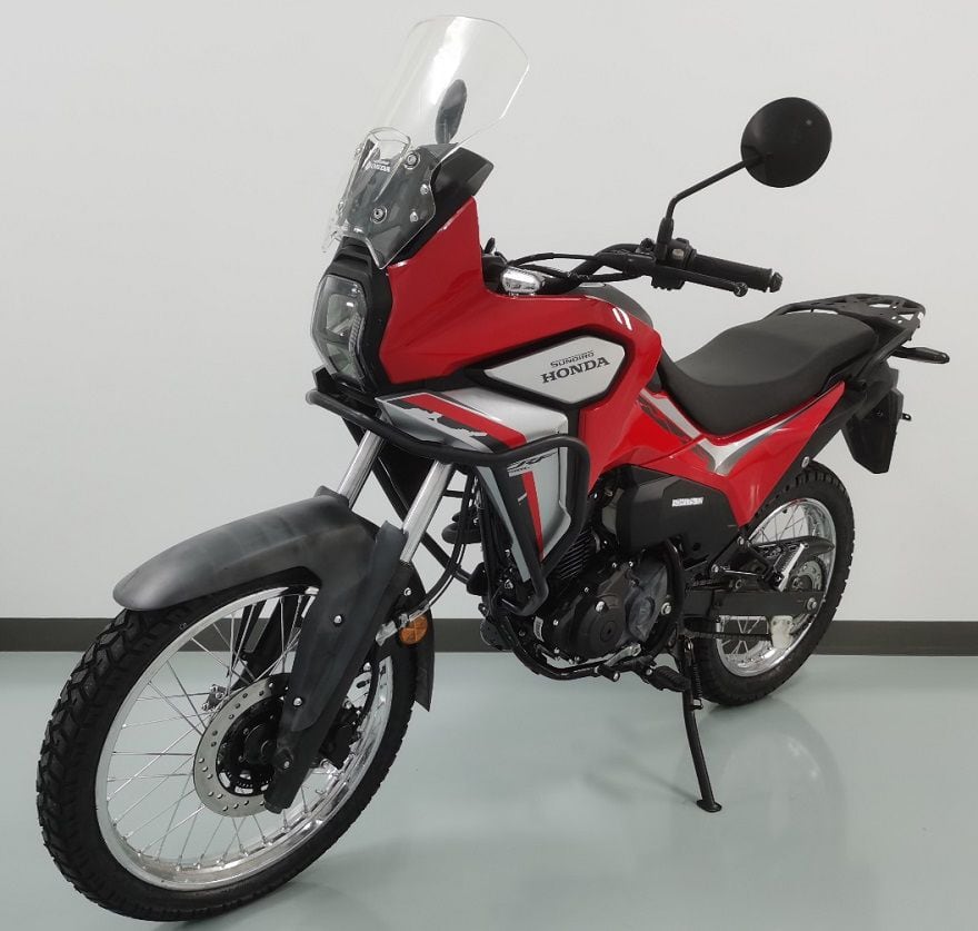 The CRF190L carries the same 184.4cc single as the existing enduro-style XR190L and will also be manufactured in China, as it’s not destined for Western markets.