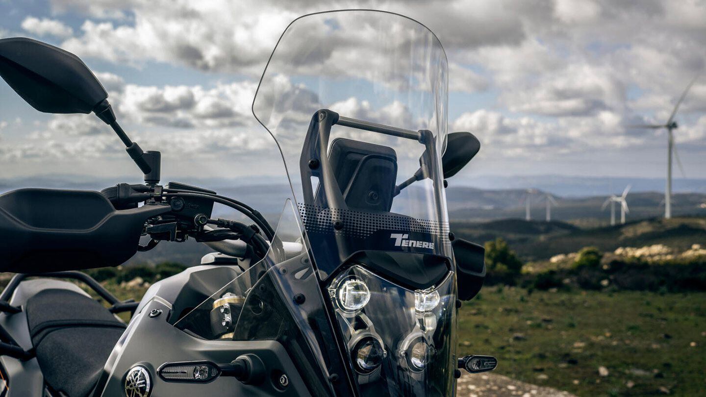 A taller windscreen increases the Ténéré 700 Explore Edition’s wind protection.