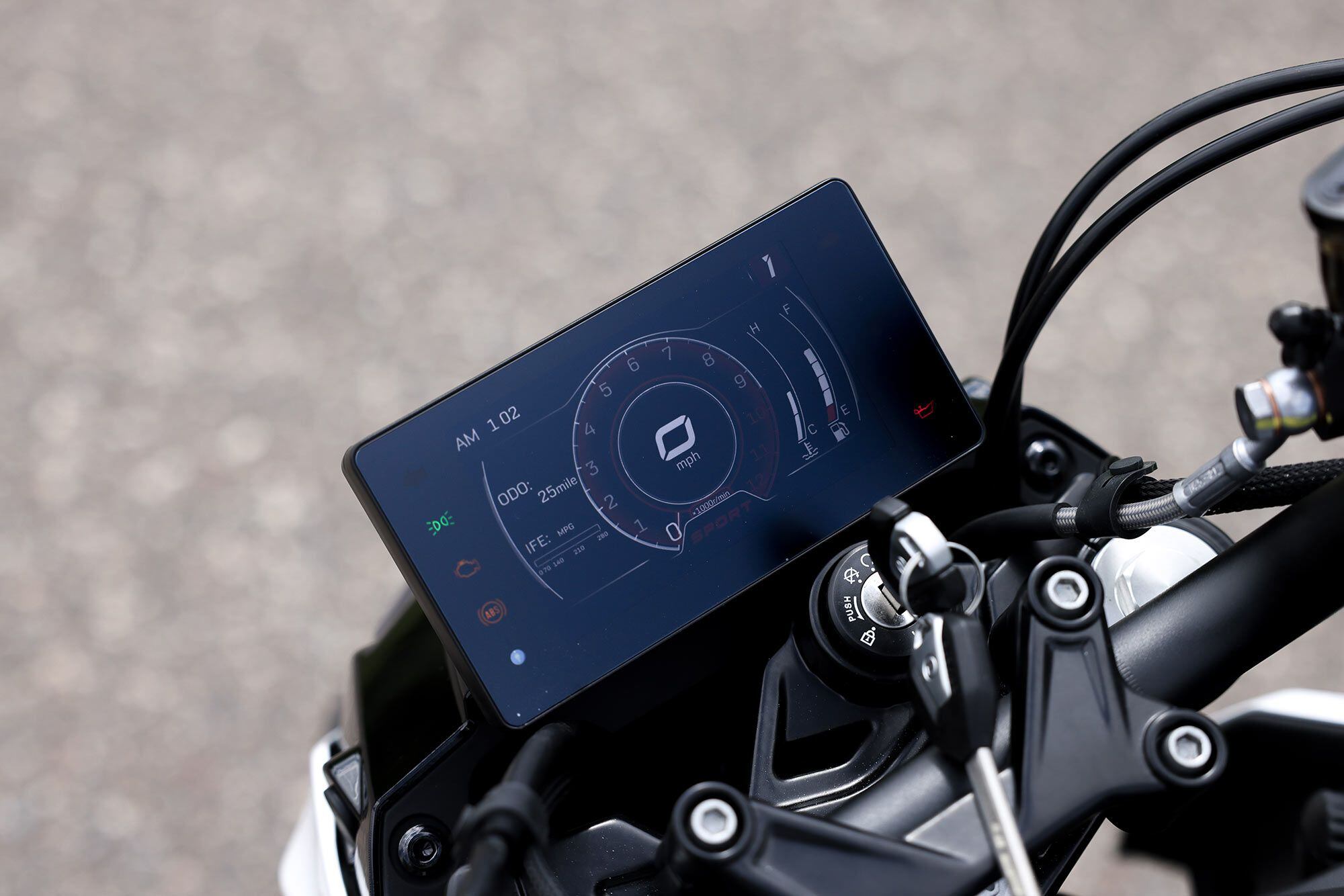 A 5-inch, full-color TFT display highlights CFMOTO’s commitment to using quality components.