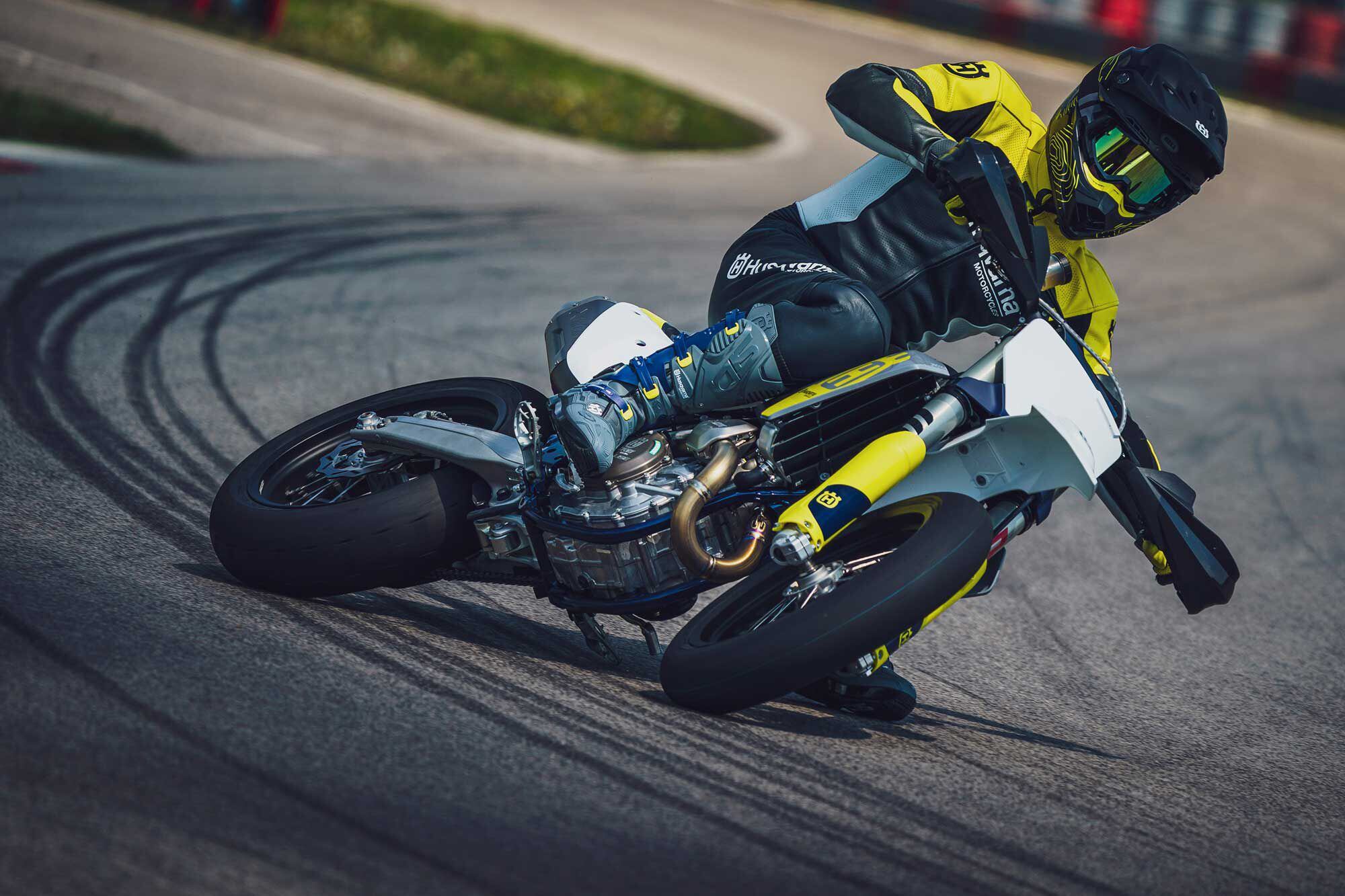There’s no more exhilarating feeling than hacking a supermoto sideways on corner entry. The FS 450 is one of two turn-key race-ready supermoto platforms offered by Austrian manufacturers.