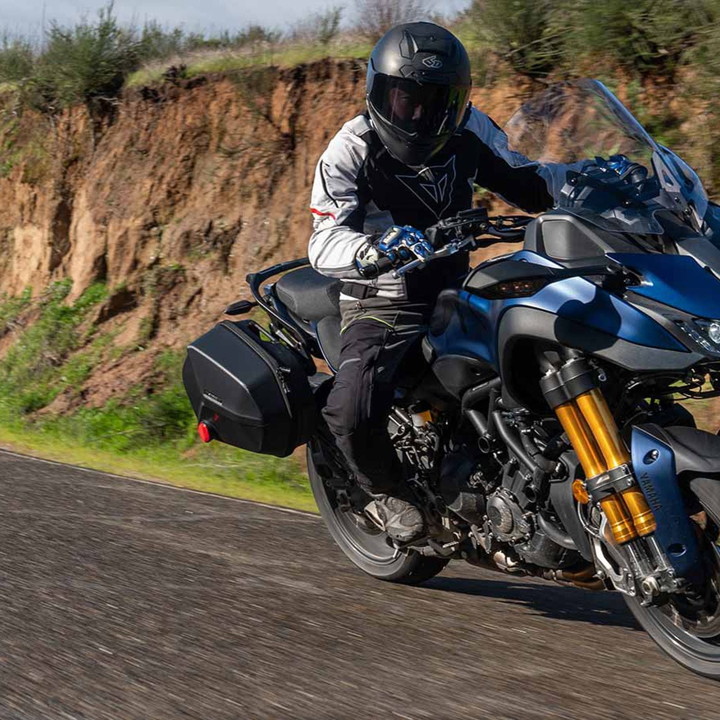 Figura Cabina Dar una vuelta 2019 Yamaha Niken GT First Ride | Cycle World