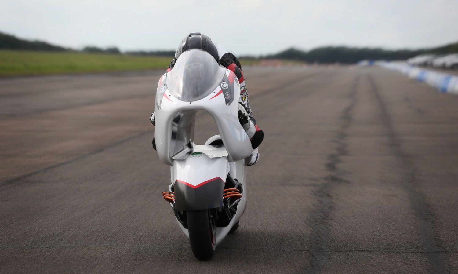 CFD and wind-tunnel tests suggest the WMC250EV has 70 percent less aerodynamic drag than top streetbikes.