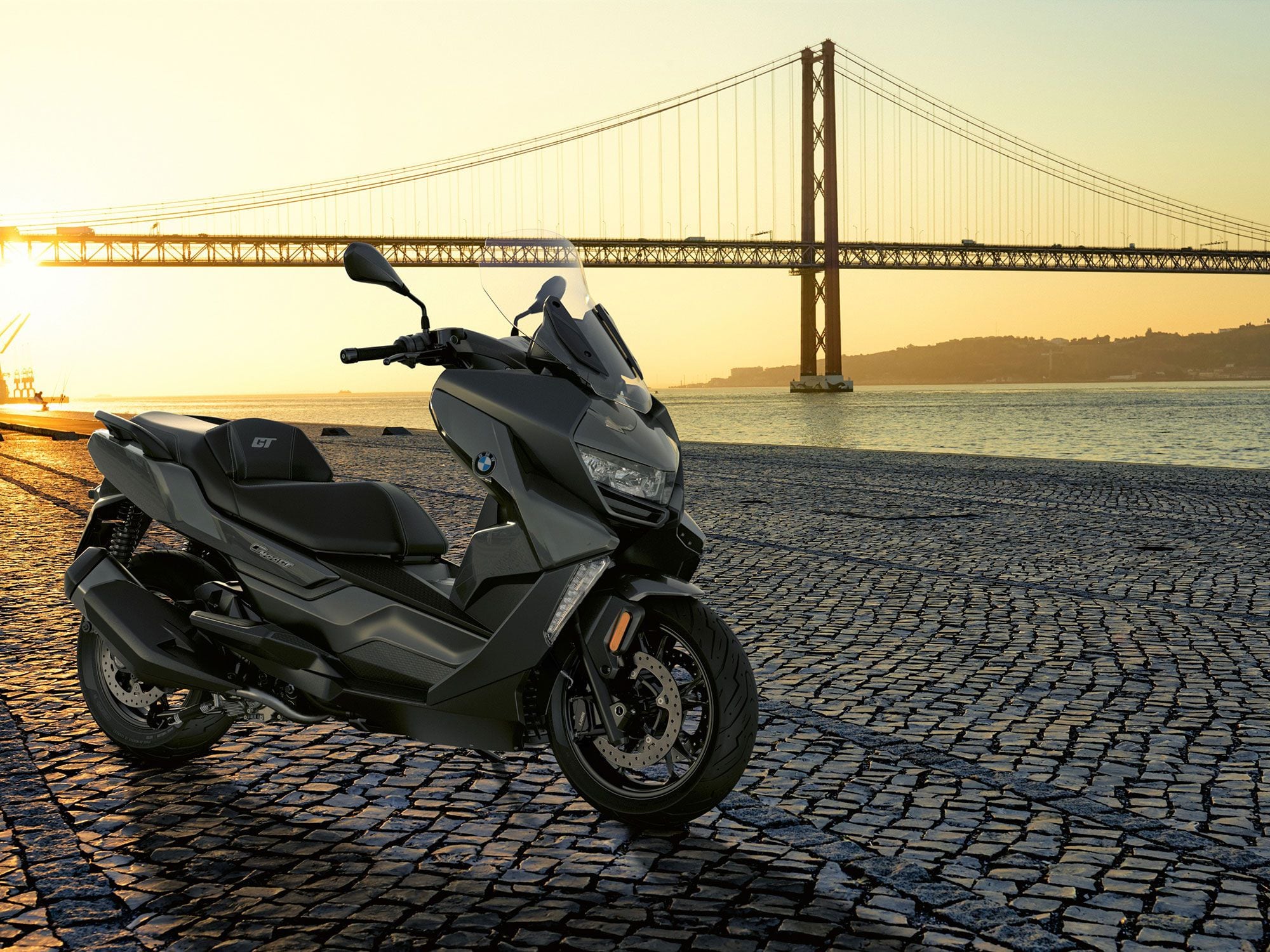 BMW’s C 400 GT has been reworked for 2022.