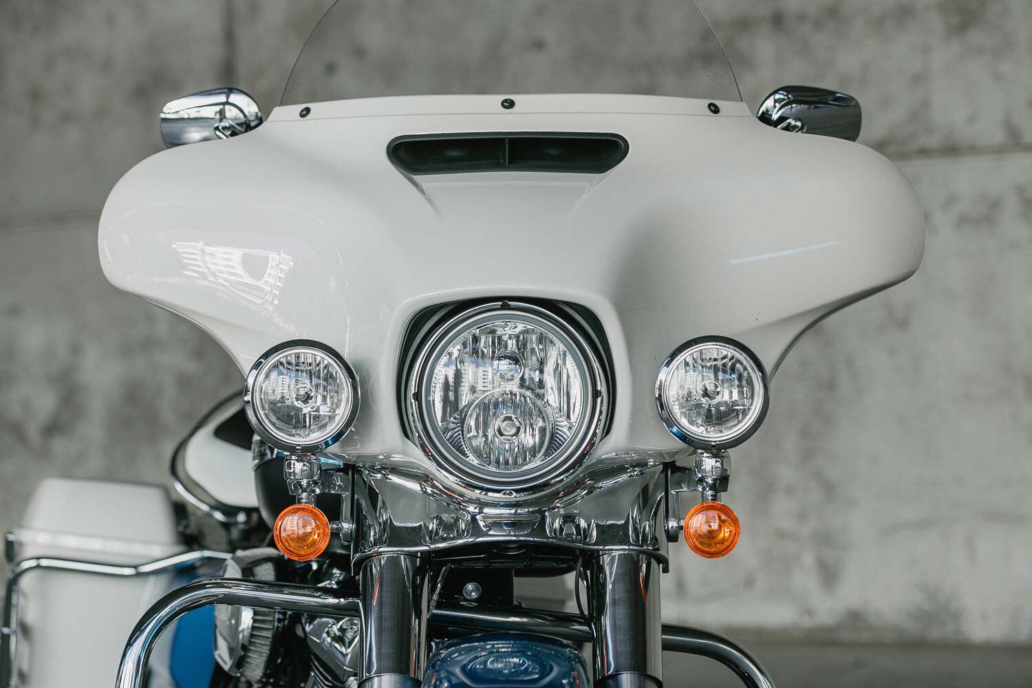 Auxiliary running lights and the Birch White fairing on the Electra Glide Revival.