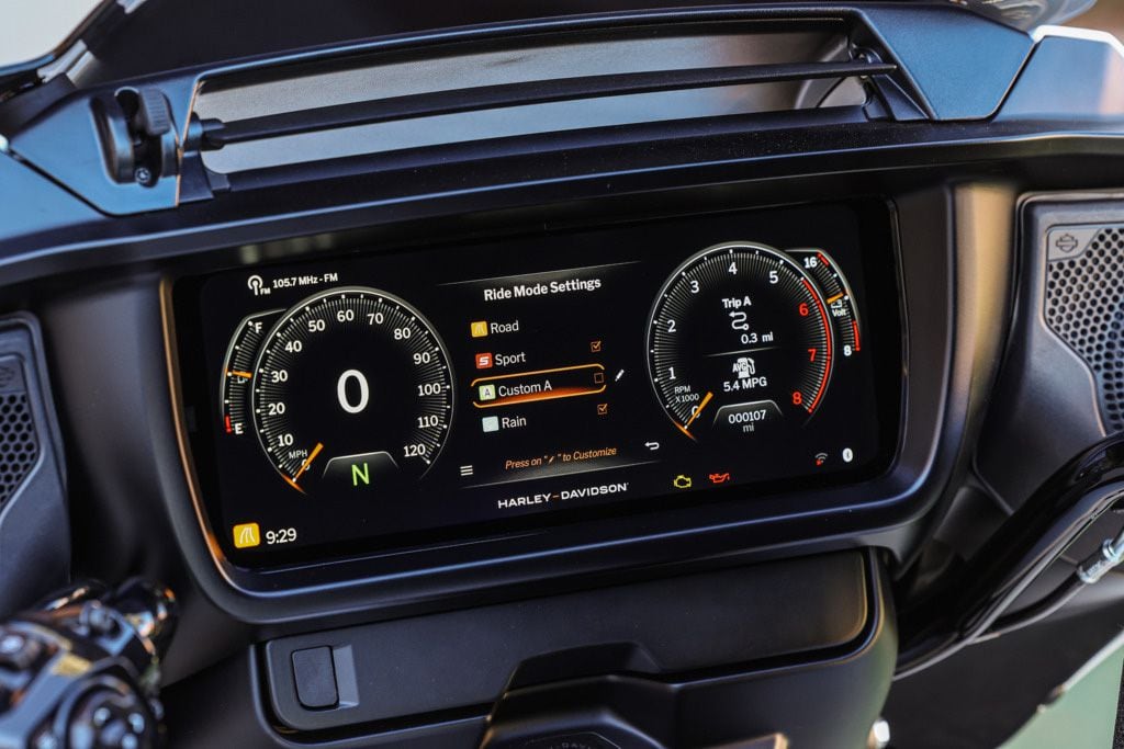 The Street Glide and Road Glide come with four available modes.