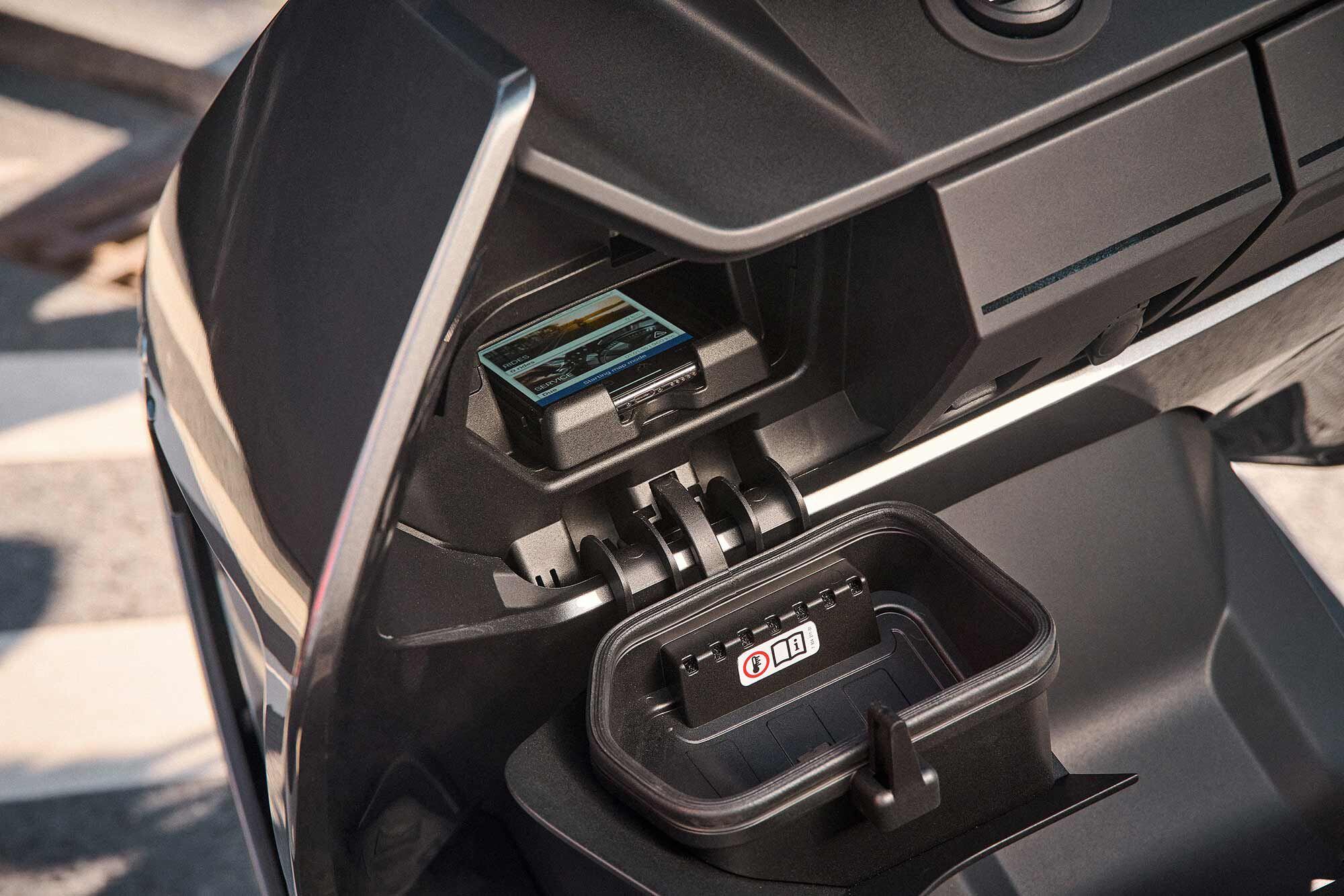 Also included is a clever splashproof phone compartment with a built-in charging port.