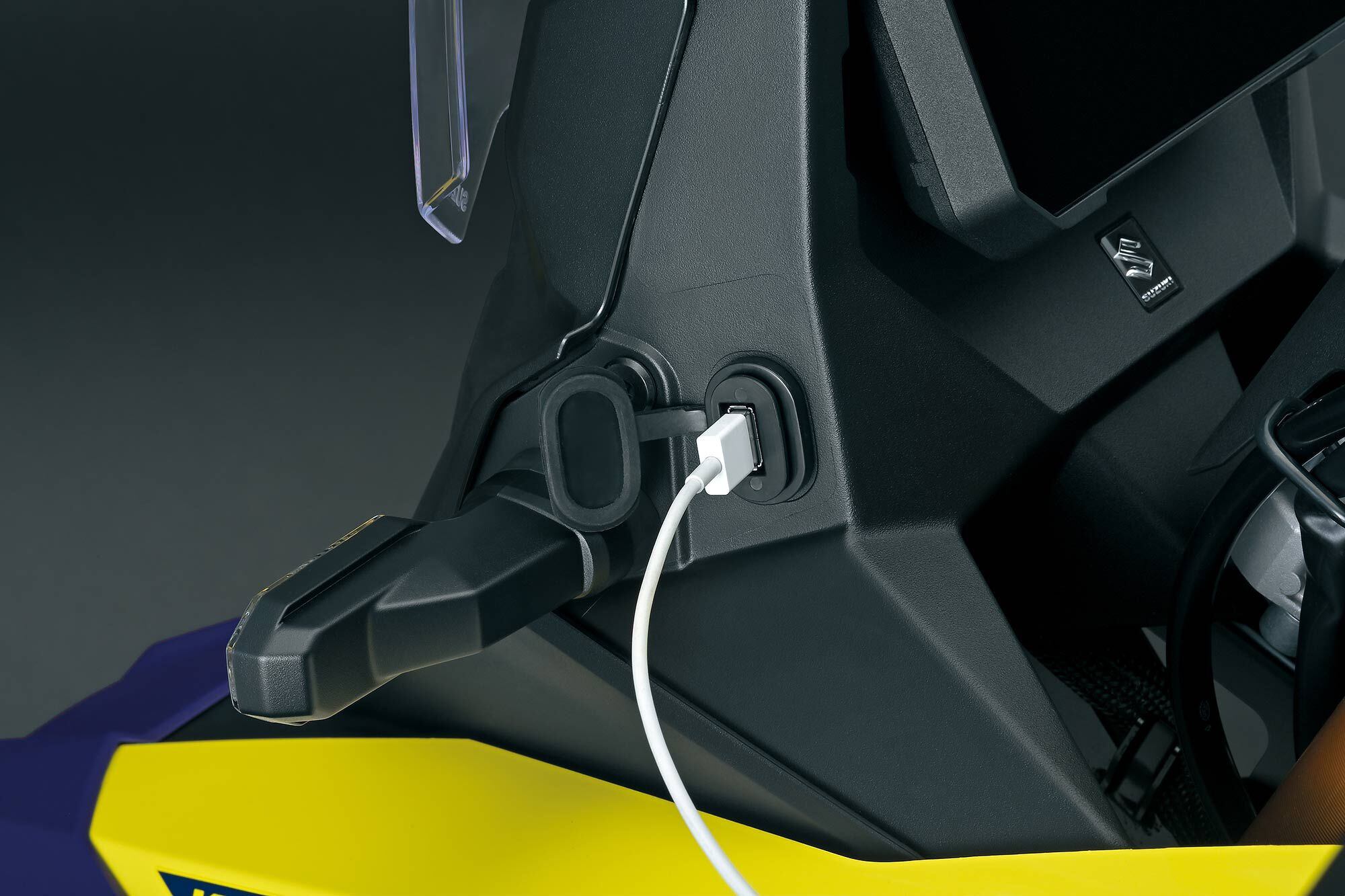 Porta USB para alimentar smartphones e outros dispositivos.