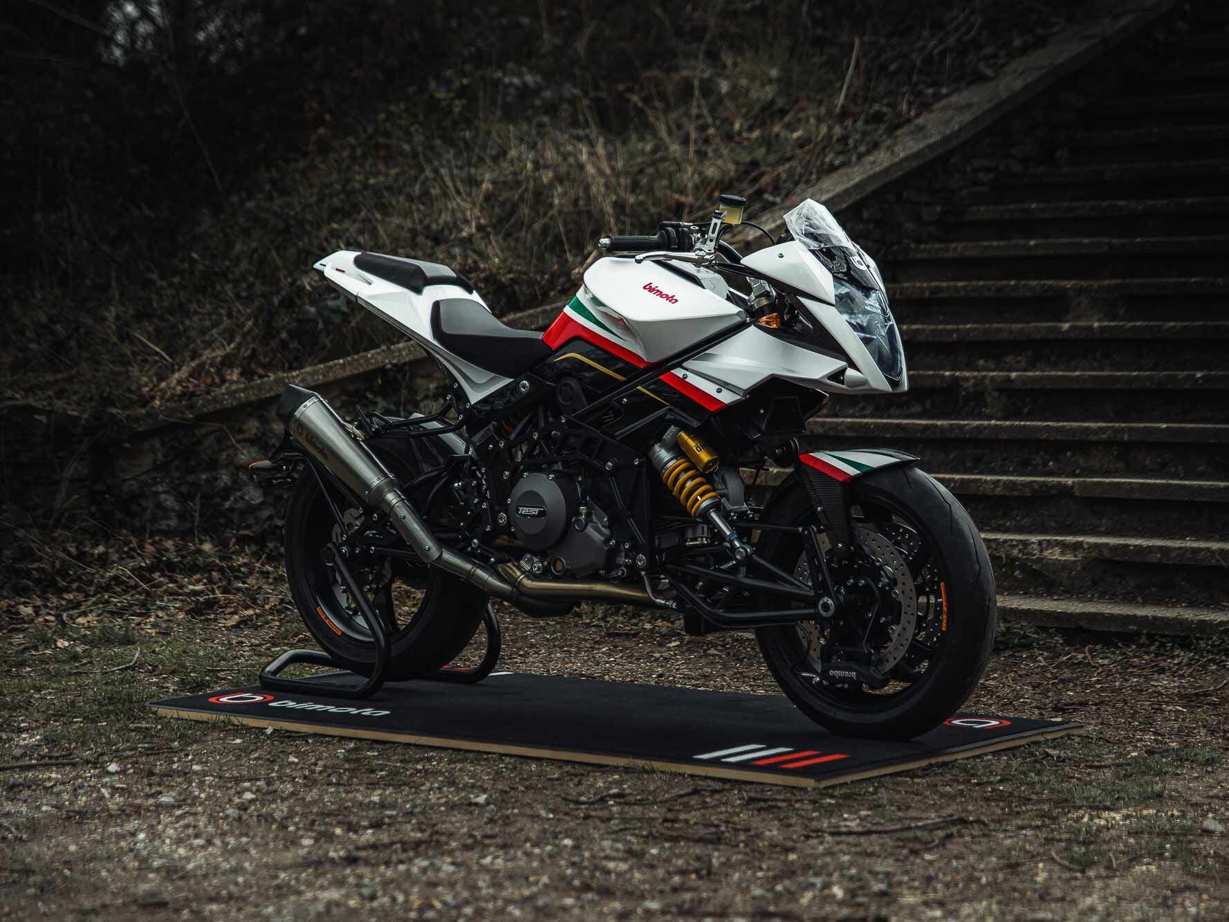 Here’s a modern bike that every superbike fan can appreciate. This Tesi 3D is No. 32 of just 45 naked “Edizione Finale” bikes produced.