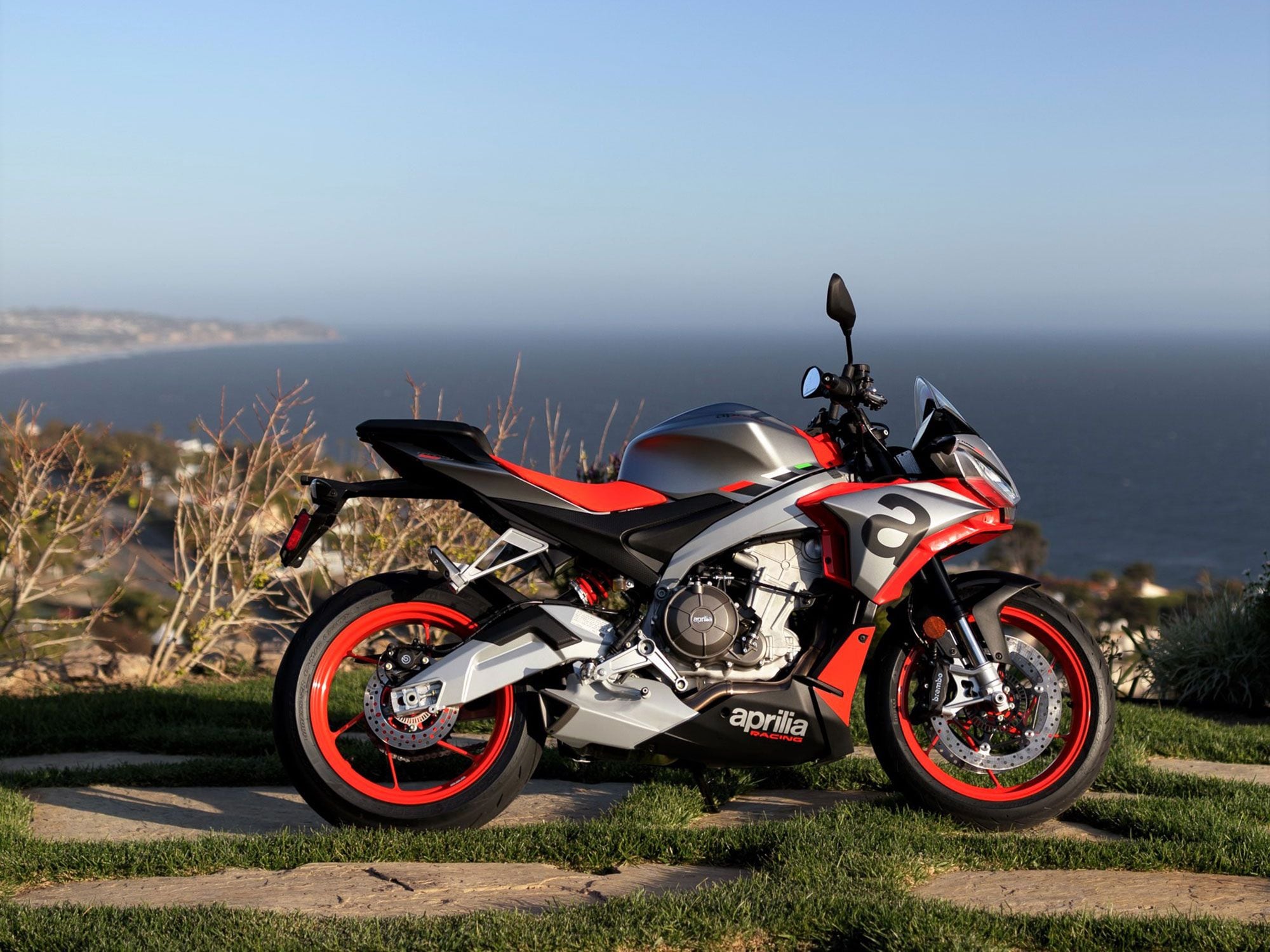 21 Aprilia Tuono 660 First Ride Cycle World 21 Aprilia Tuono 660 First Ride Cycle World