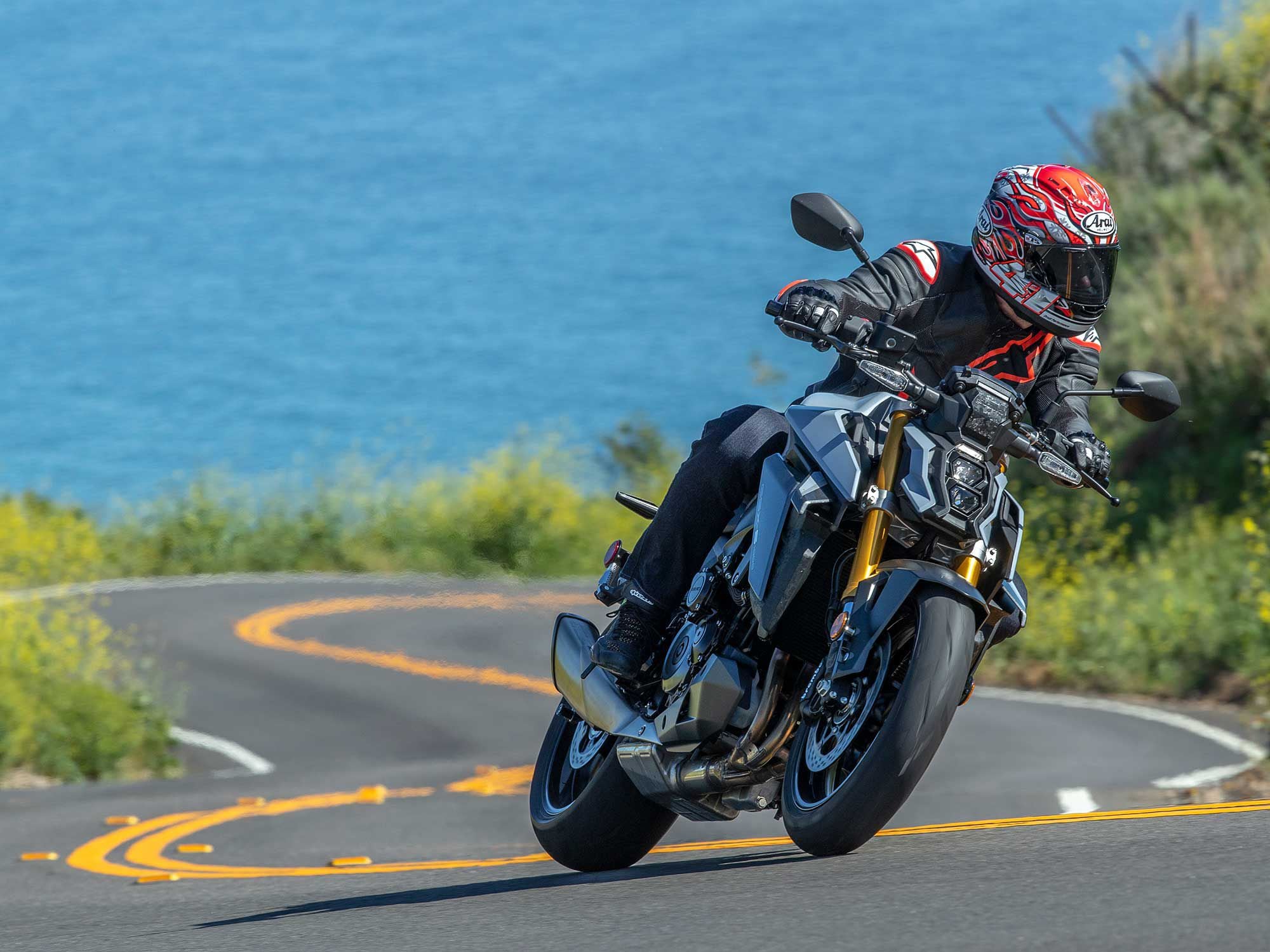 We believe the new X model will share the stacked headlights of the naked GSX-S1000 and not the styling of the GT.
