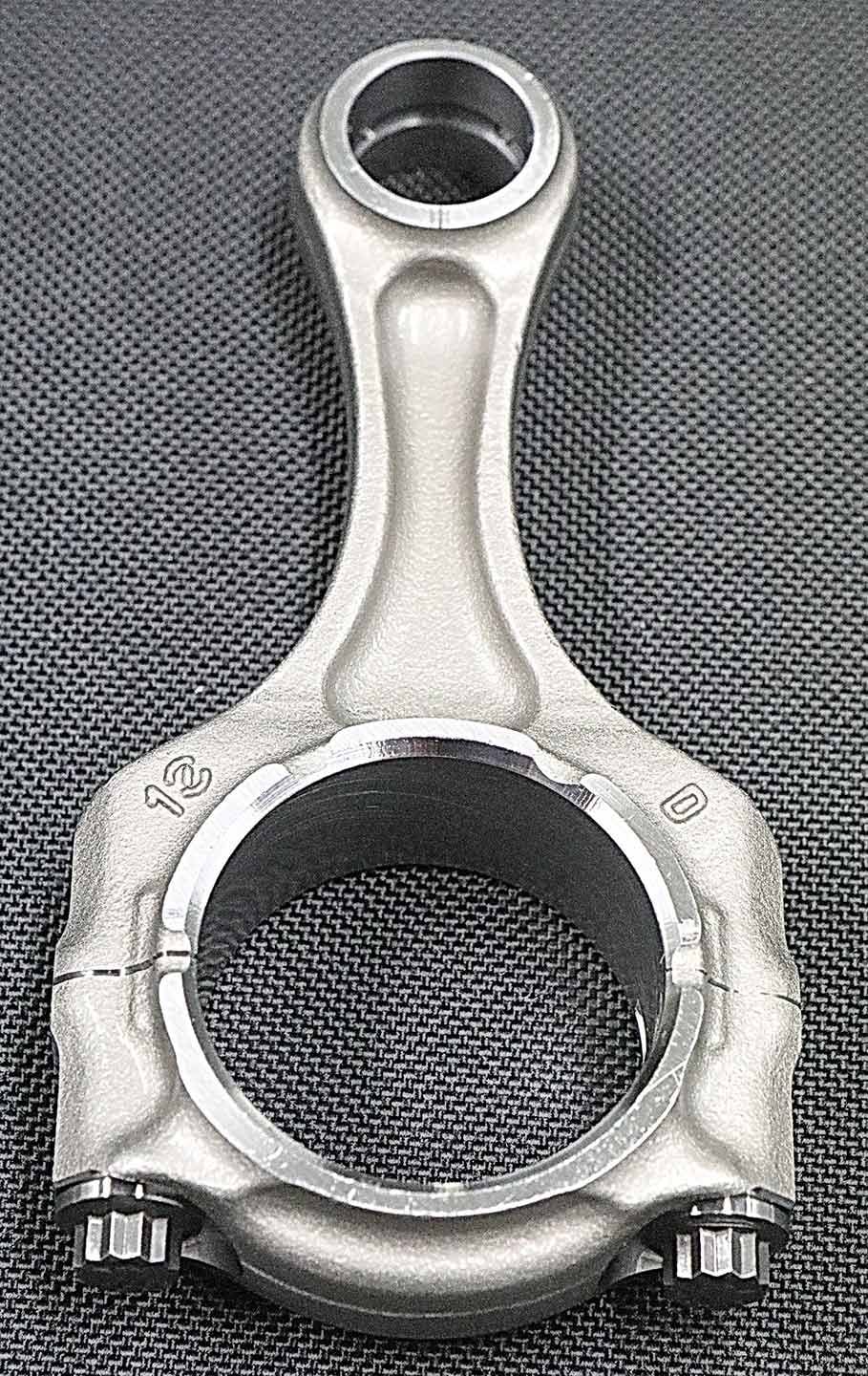 The Superquadro uses a forged connecting rod.