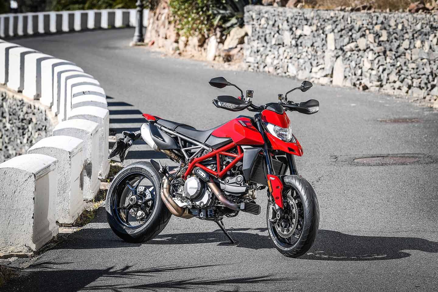 A tall, motocross-style handlebar contributes to the upright ergonomics and offers a ton of leverage when flicking the Hypermotard around on a tight, twisty road.