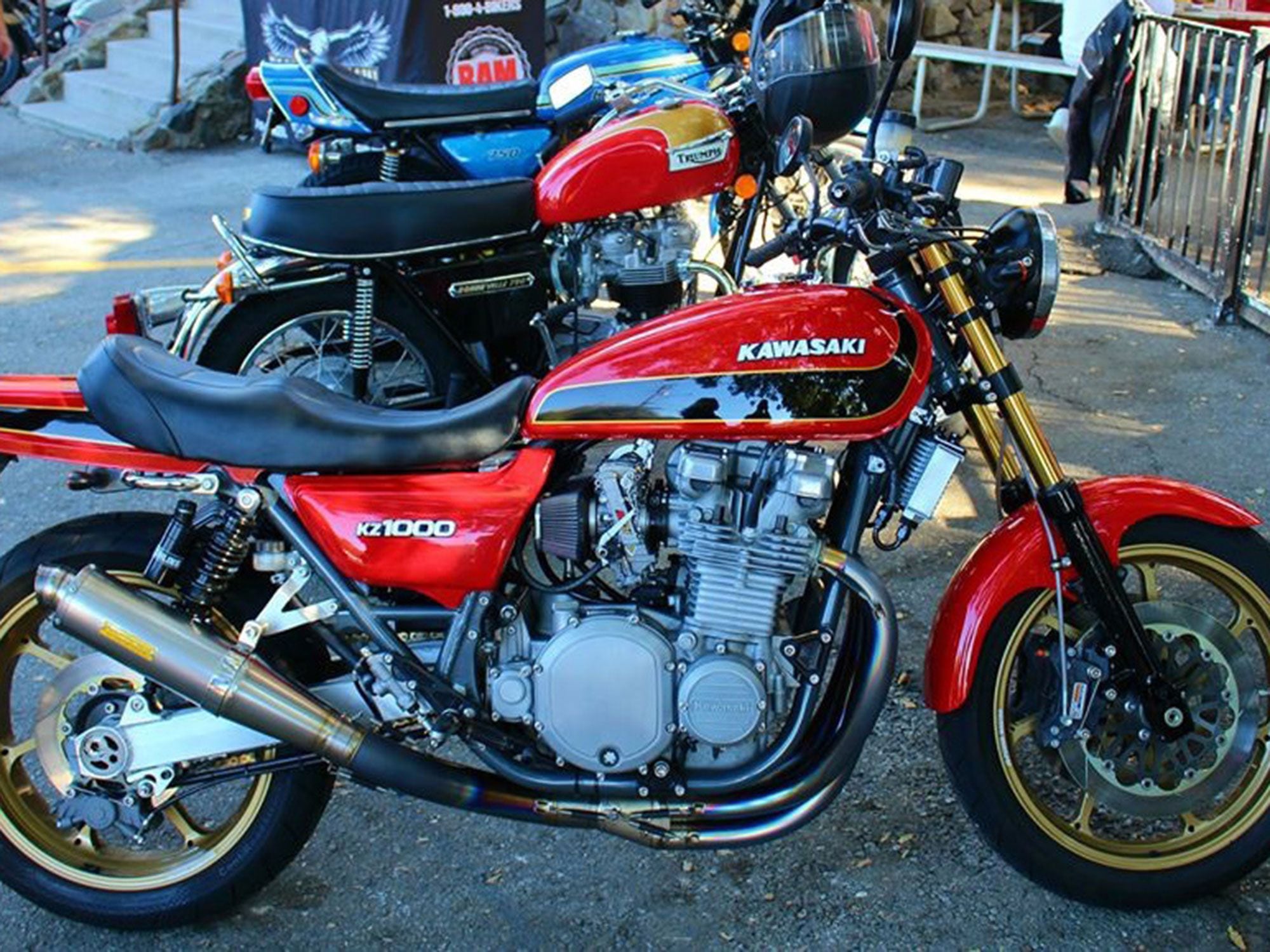There are many ways to get to breakfast, but few as satisfying as on a bike you imagined and constructed. Grosswirth’s bike sits at California’s Rock Store: a 1978 profile with improved performance. “It’s so light and responsive, just a joy to ride,” the pilot tells us. “And I also enjoy sharing something like this with other people.” Grosswirth turns 65 in May and relives his AFM racing youth every time this KZ fires.