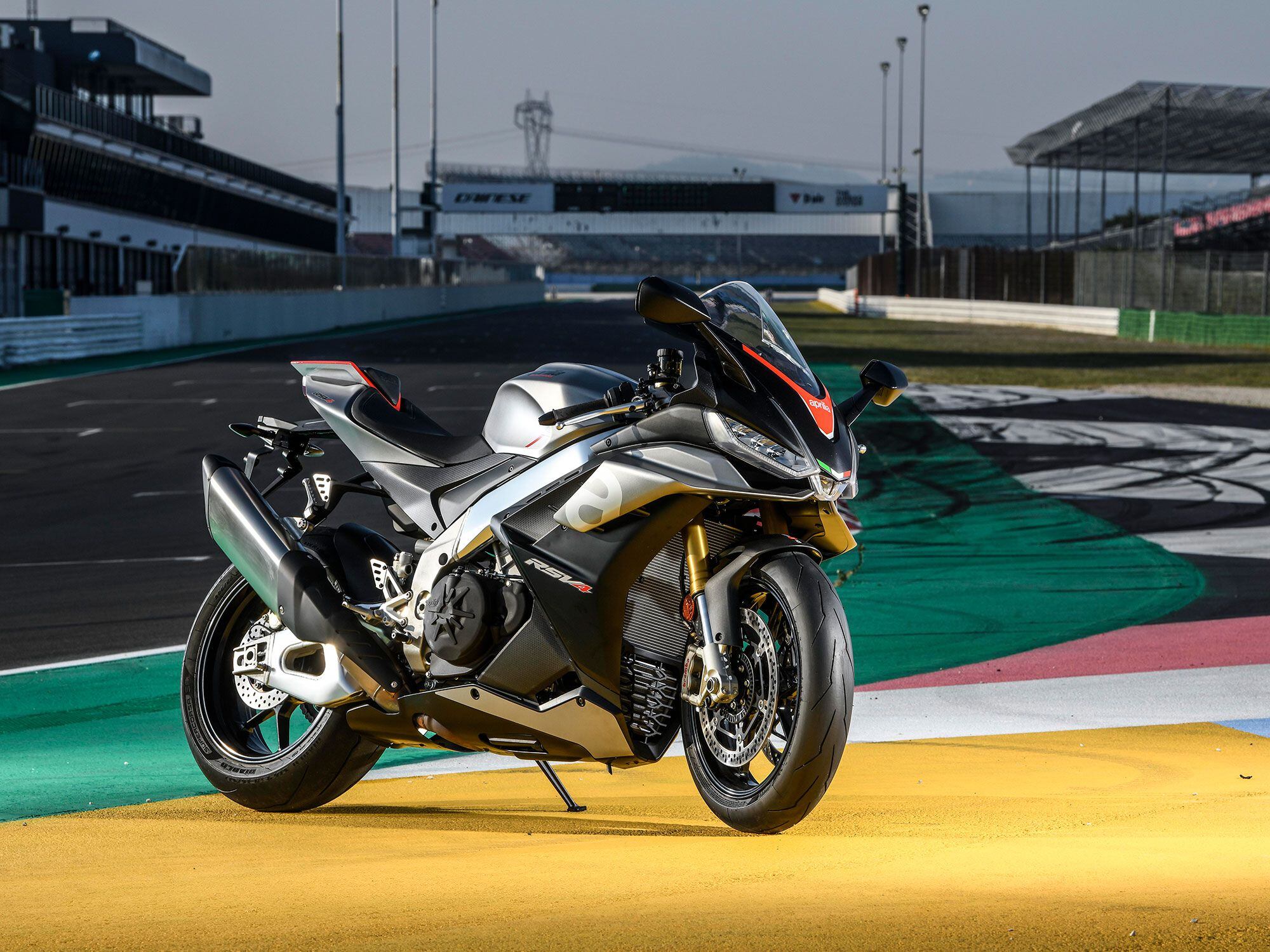 2021 Aprilia RSV4 1100