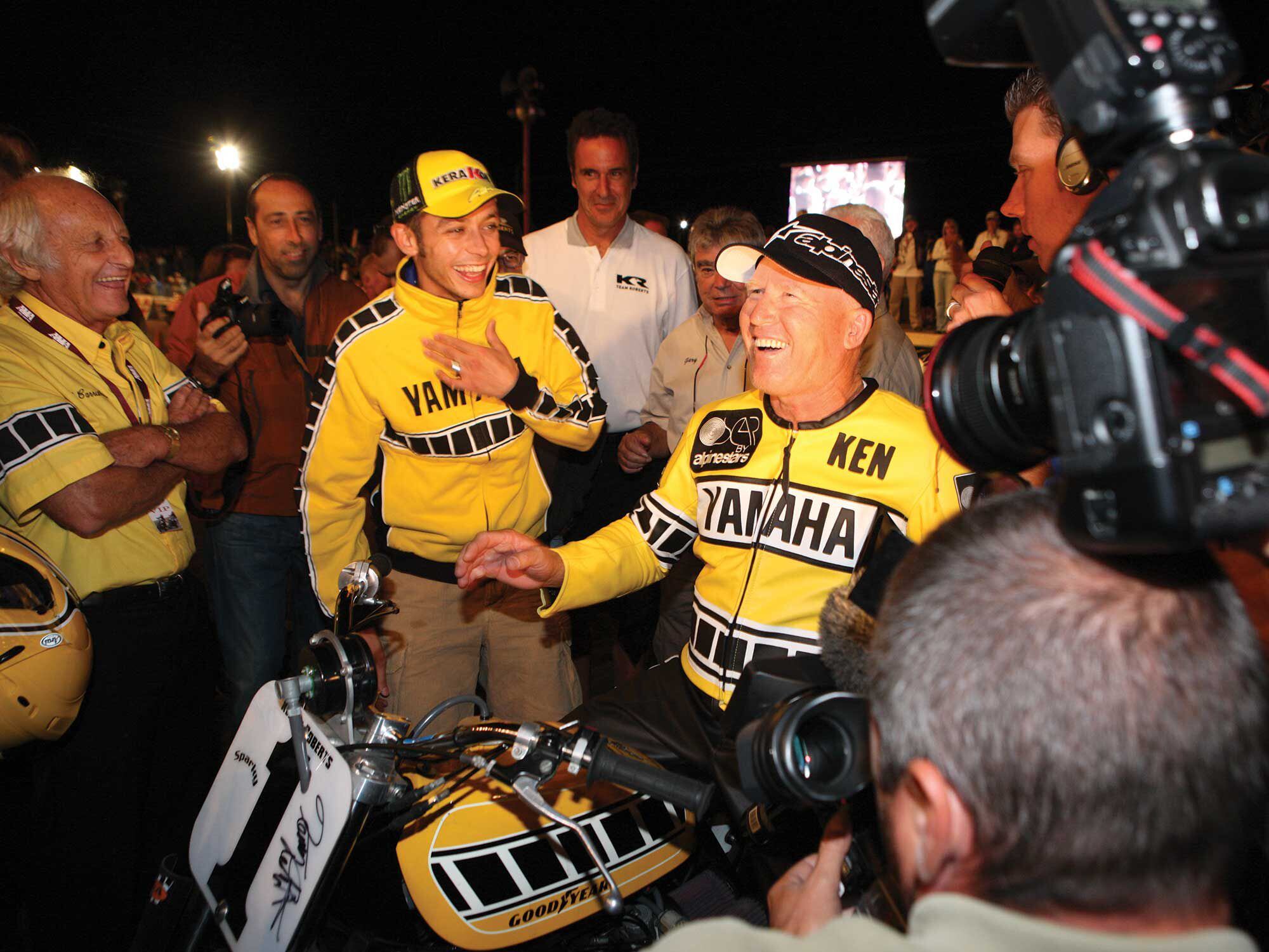 Roberts returns to the Indy Mile in 2009, with the “unrideable” TZ750-powered Yamaha on which he miraculously won in 1975. Yes, that’s Valentino Rossi (center) and Carruthers (left).