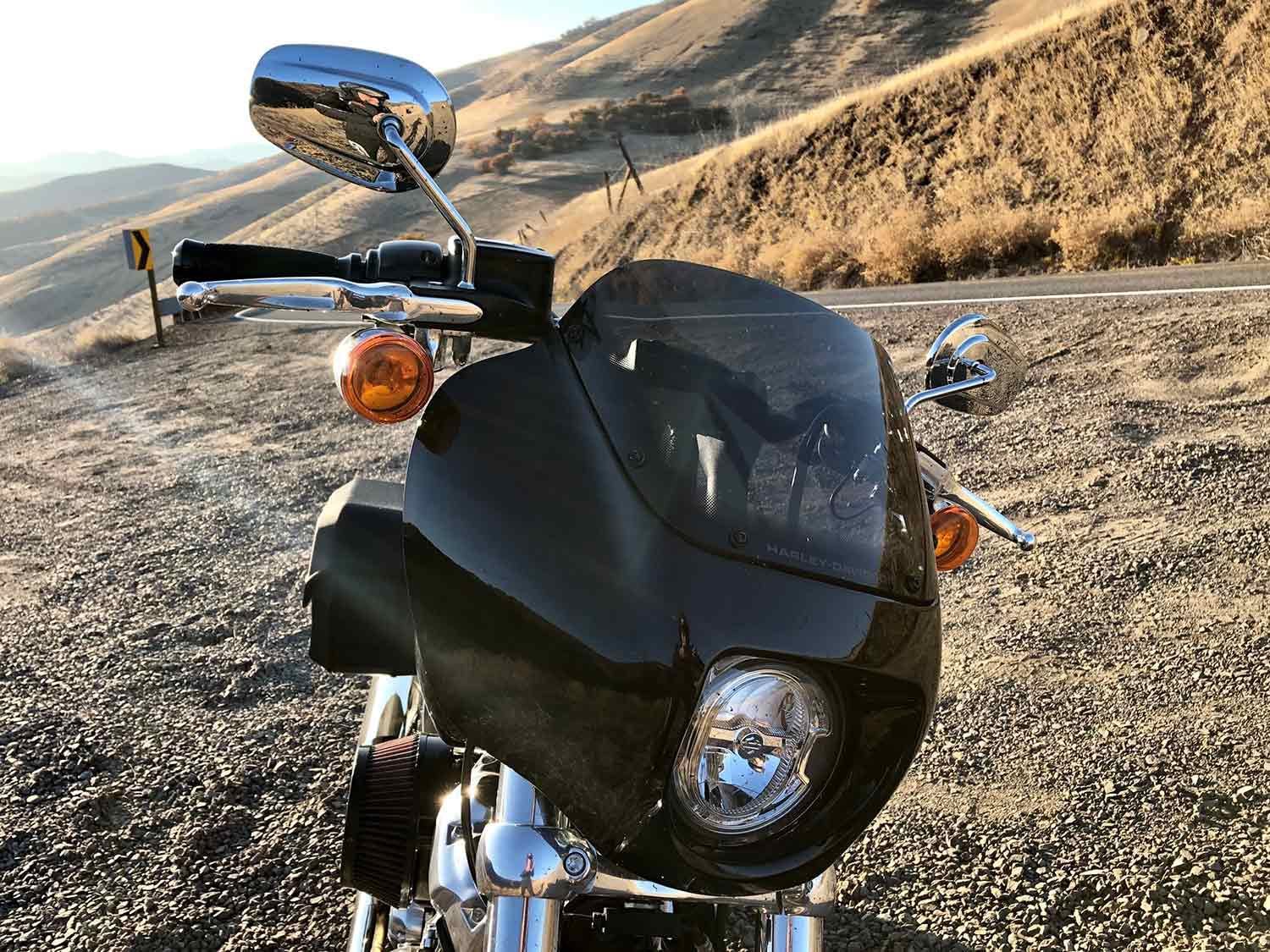 Top portion of the new fairing consists of a short, smoke-tinted shield.