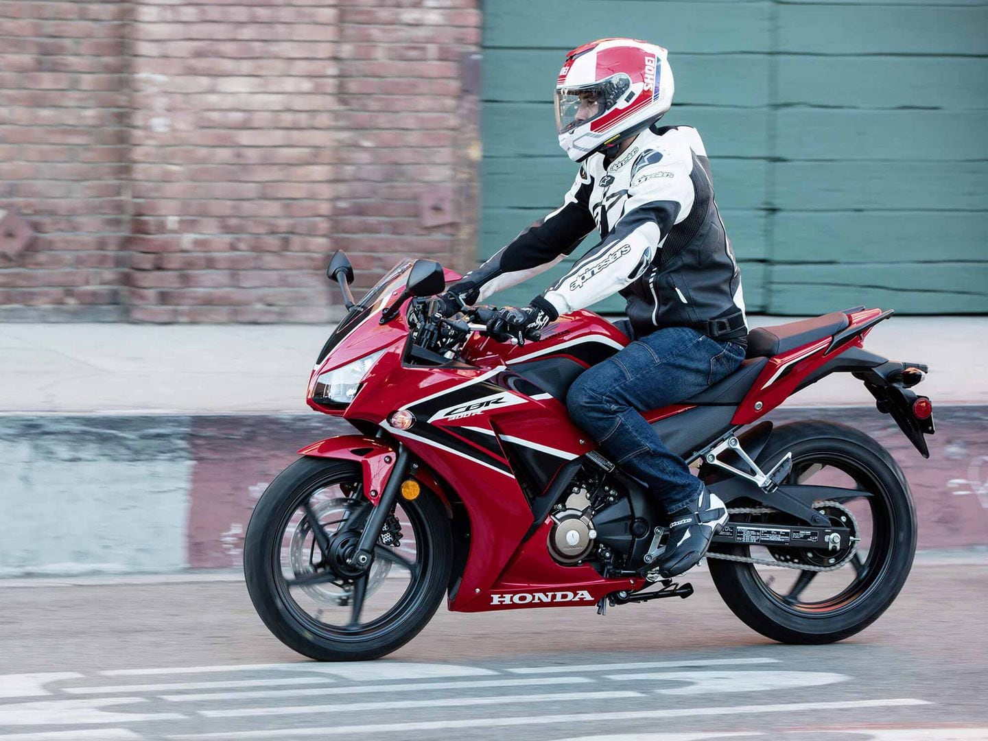 Moto cbr 300 cheap