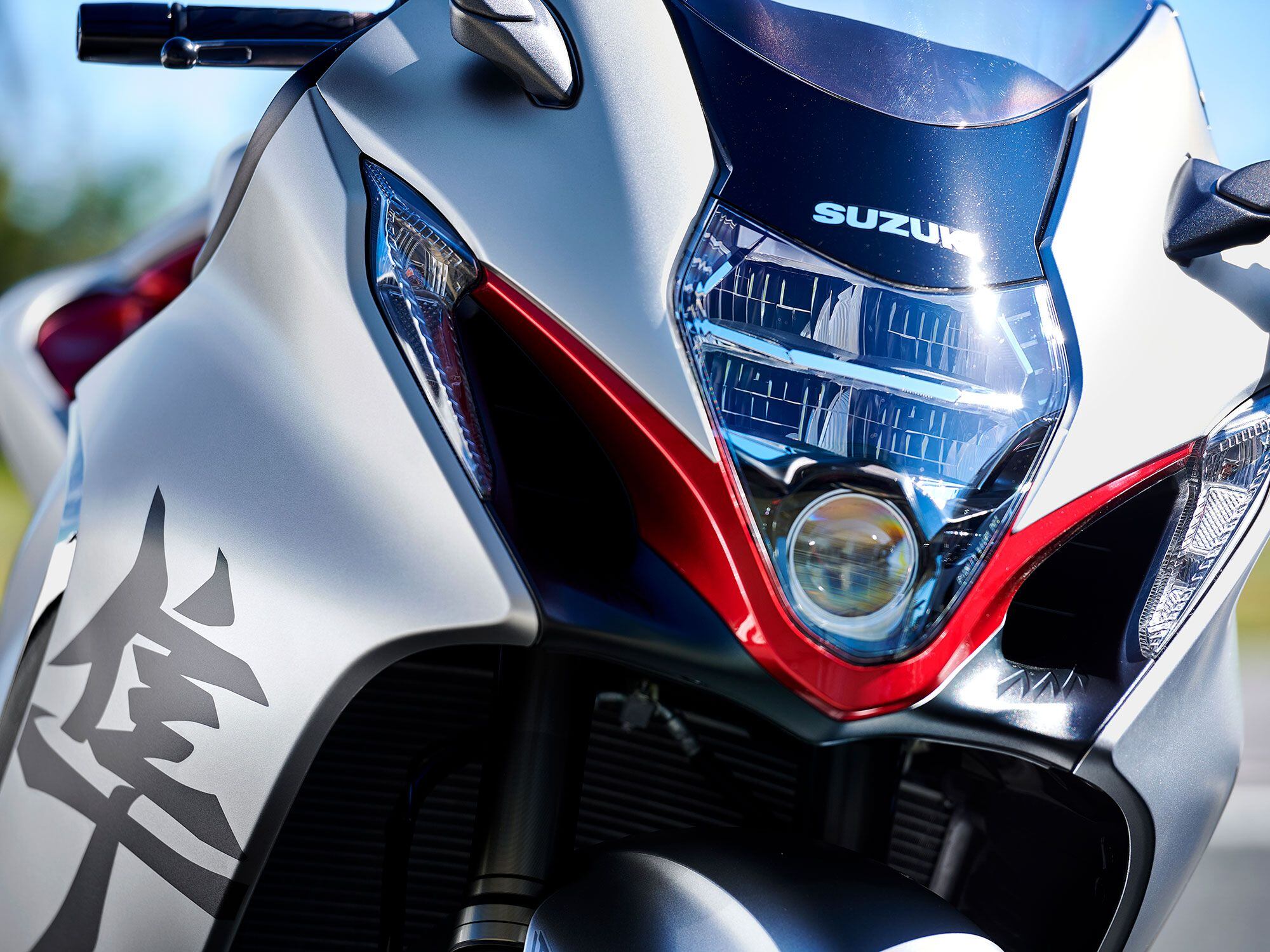 The headlight is pure GSX-R and bears a passing resemblance to the 2003 GSX-R1000.
