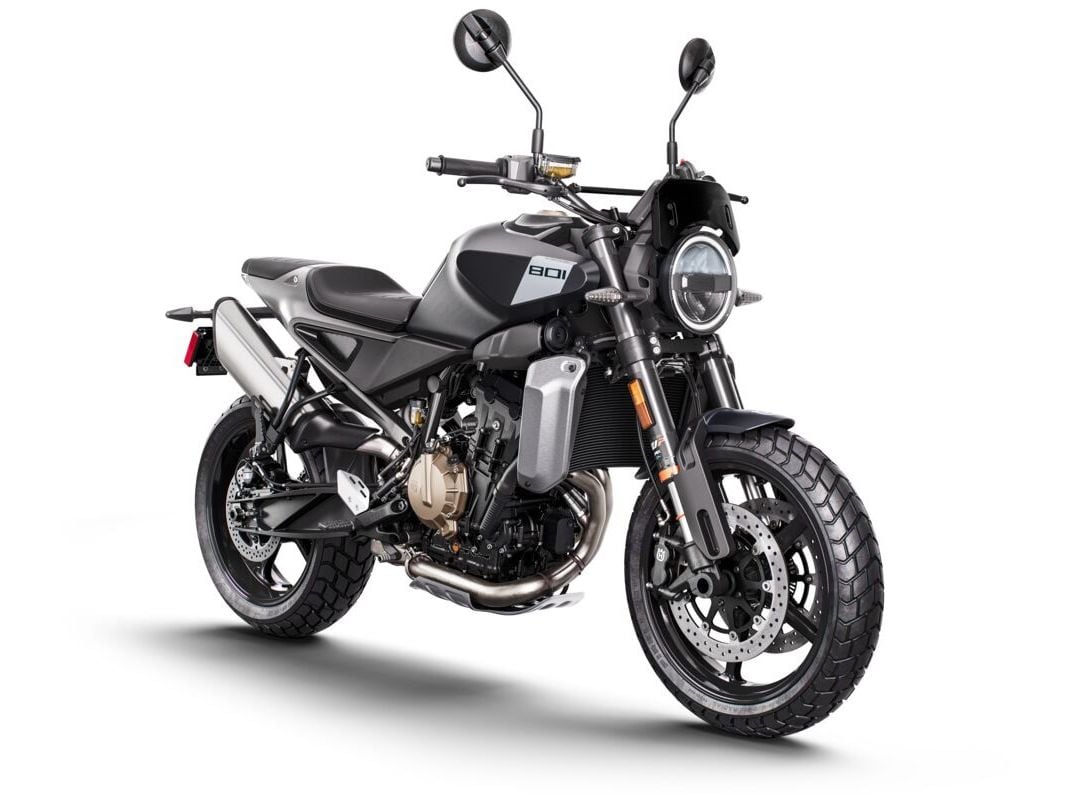 Based on KTM’s 790 Duke, the new Svartpilen 801 gives off an entirely different vibe.