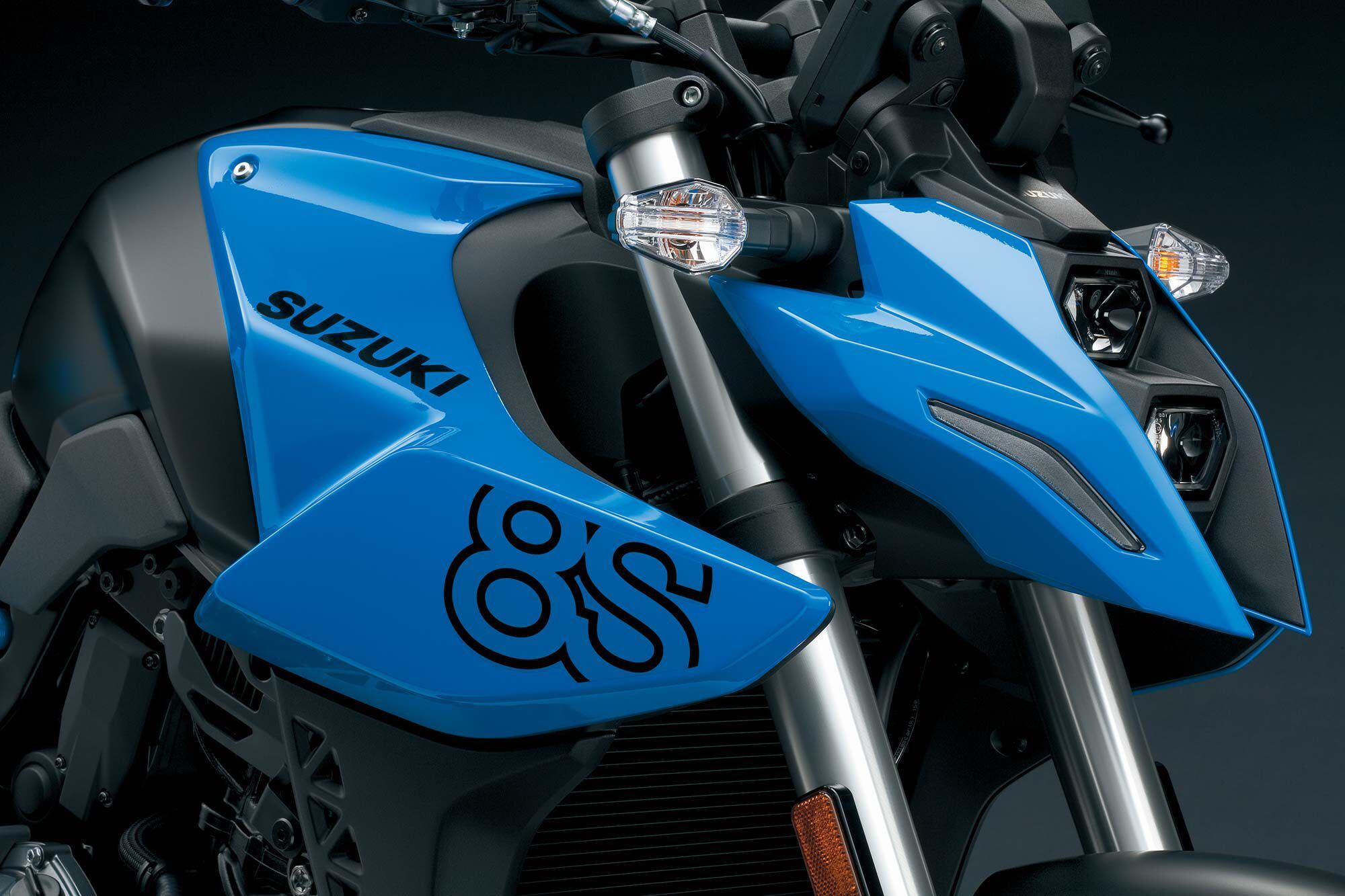 2023 Suzuki GSX–8S styline.