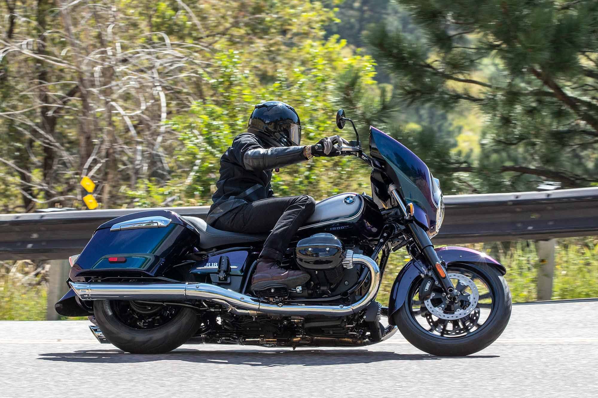 The R 18 B and R 18 Transcontinental have a ride height of 6.3 inches and a lean angle of 35 degrees, compared to the R 18’s 6.0-inch ride height and 32-degree claimed lean angle.